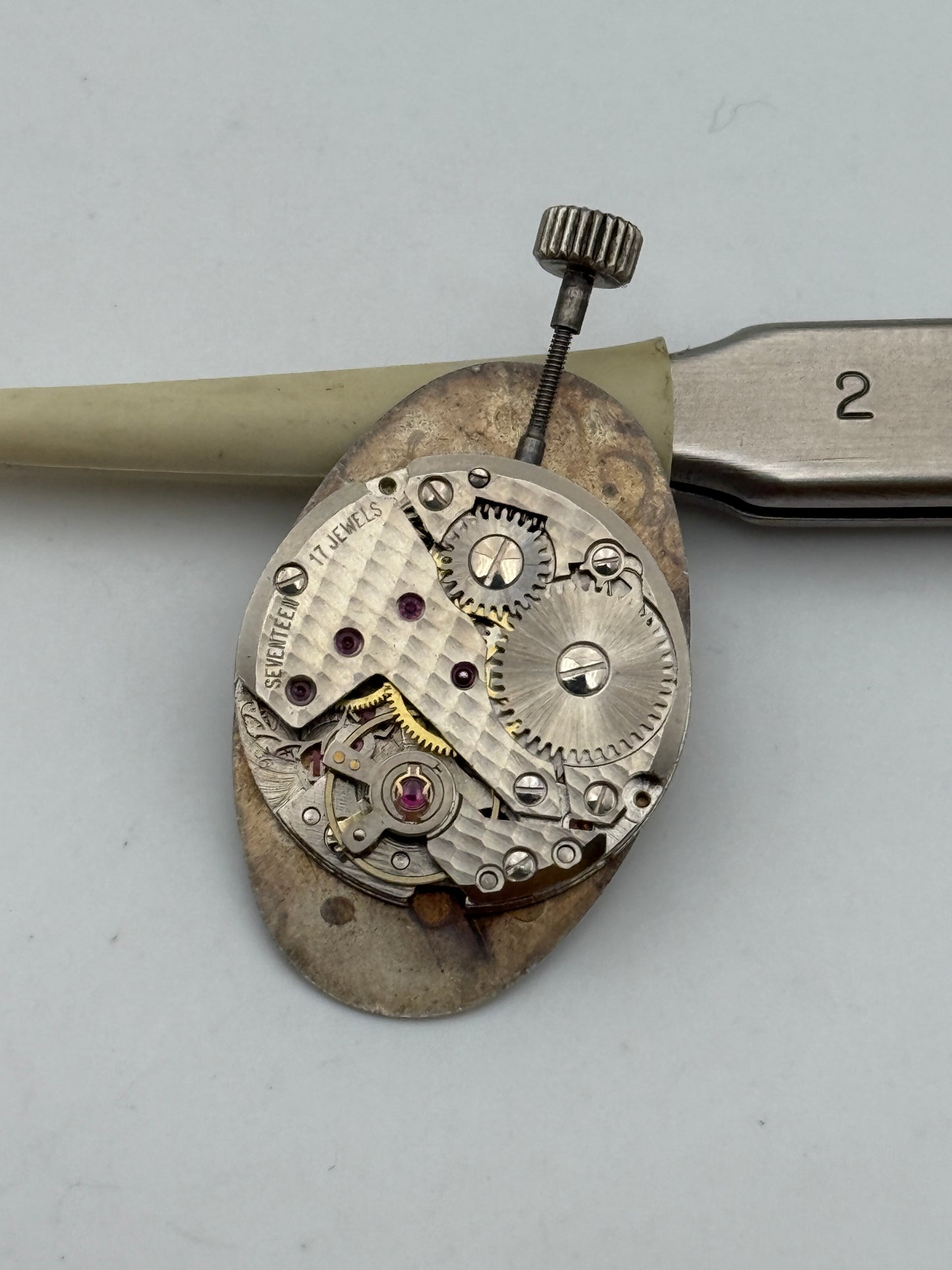 melux fhf 36 movement movimento