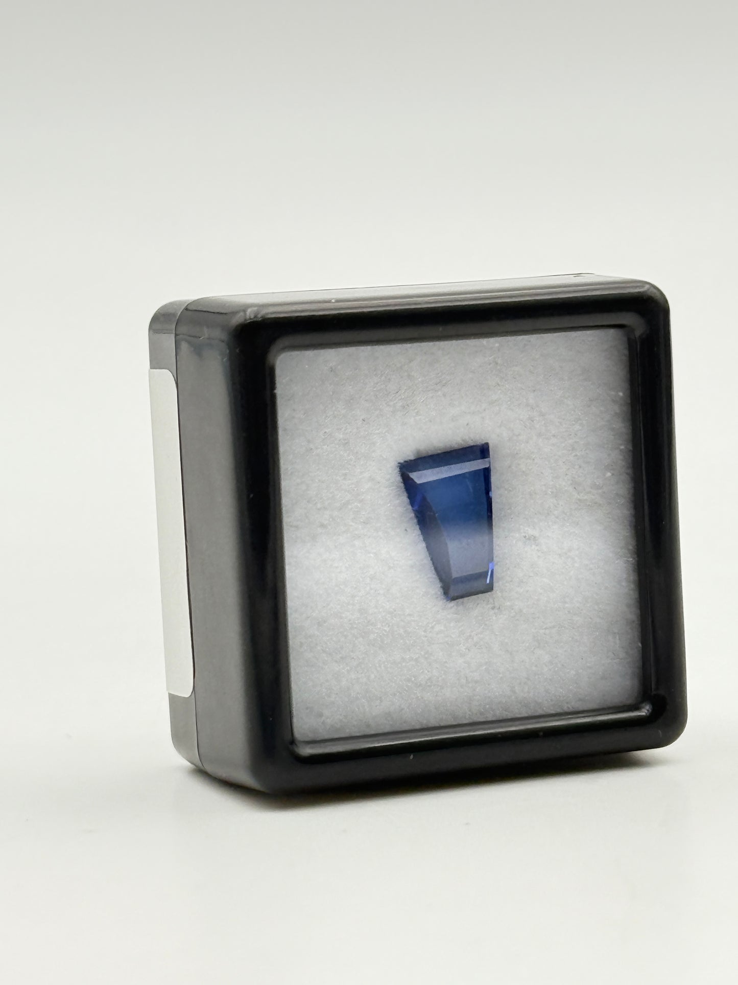 zaffiro blu trapezio natural sapphire naturale trapezoid 1.47ct