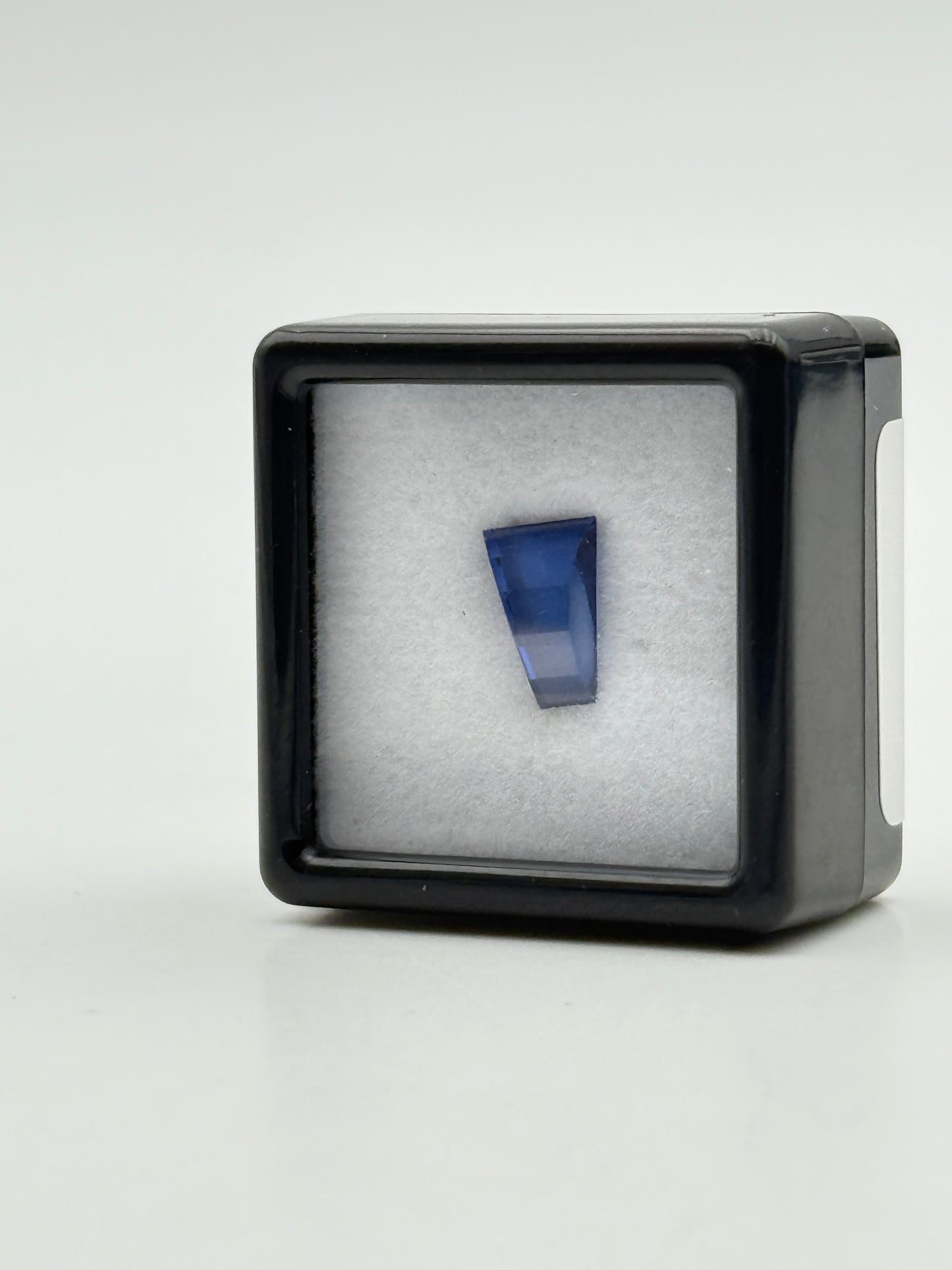 zaffiro blu trapezio natural sapphire naturale trapezoid 1.47ct