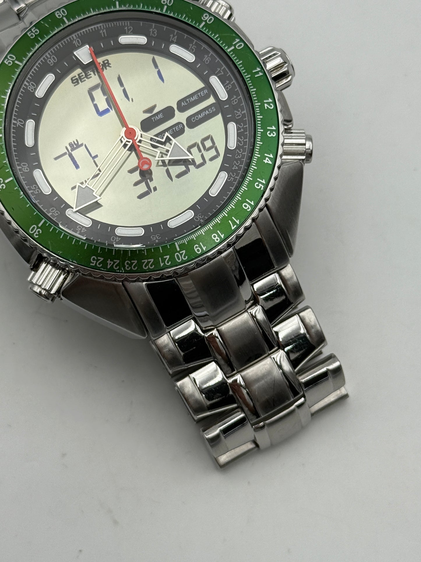Sector mountain master 3253908015-41343 47mm
