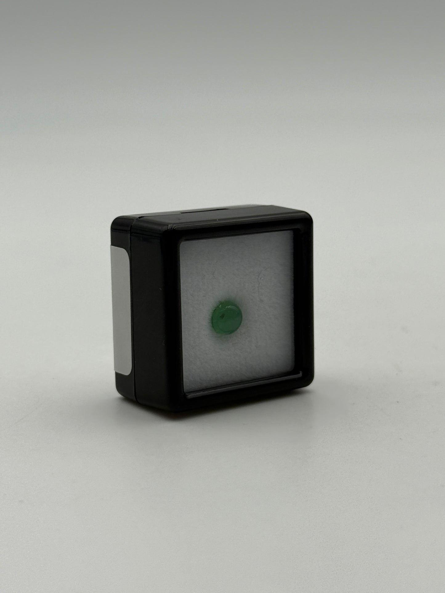 crisoparasio verde ovale natural naturale 0,68ct