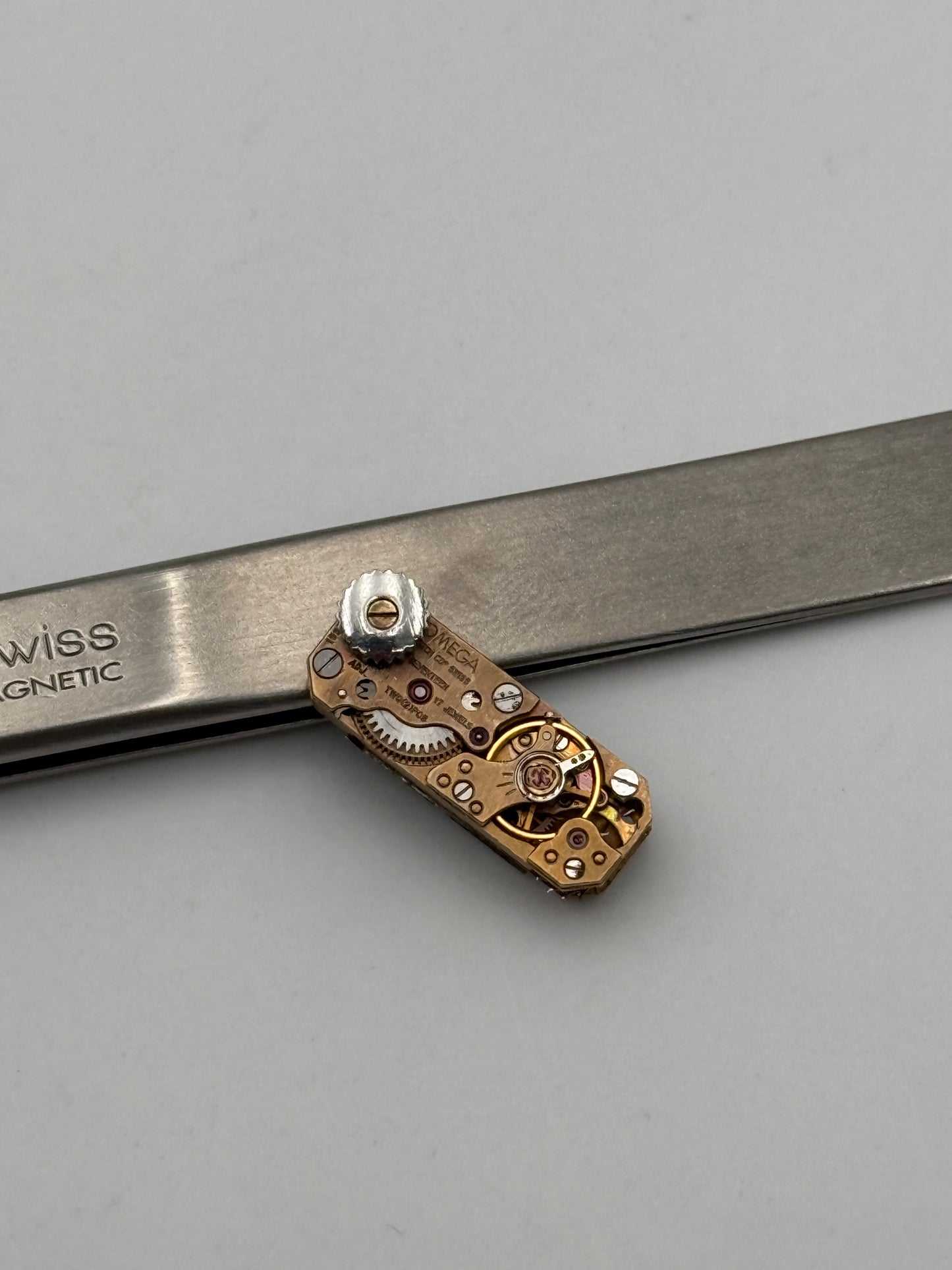 Omega 690 movement movimento rare vintage