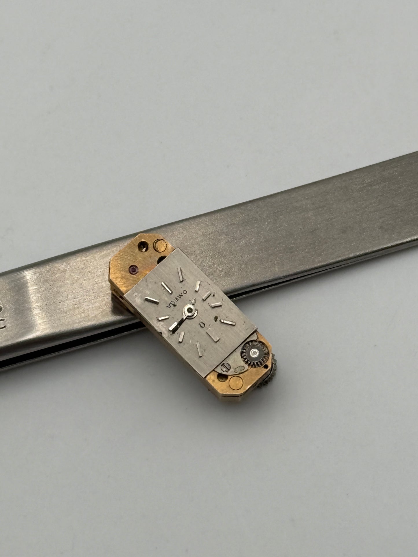 Omega 690 movement movimento rare vintage