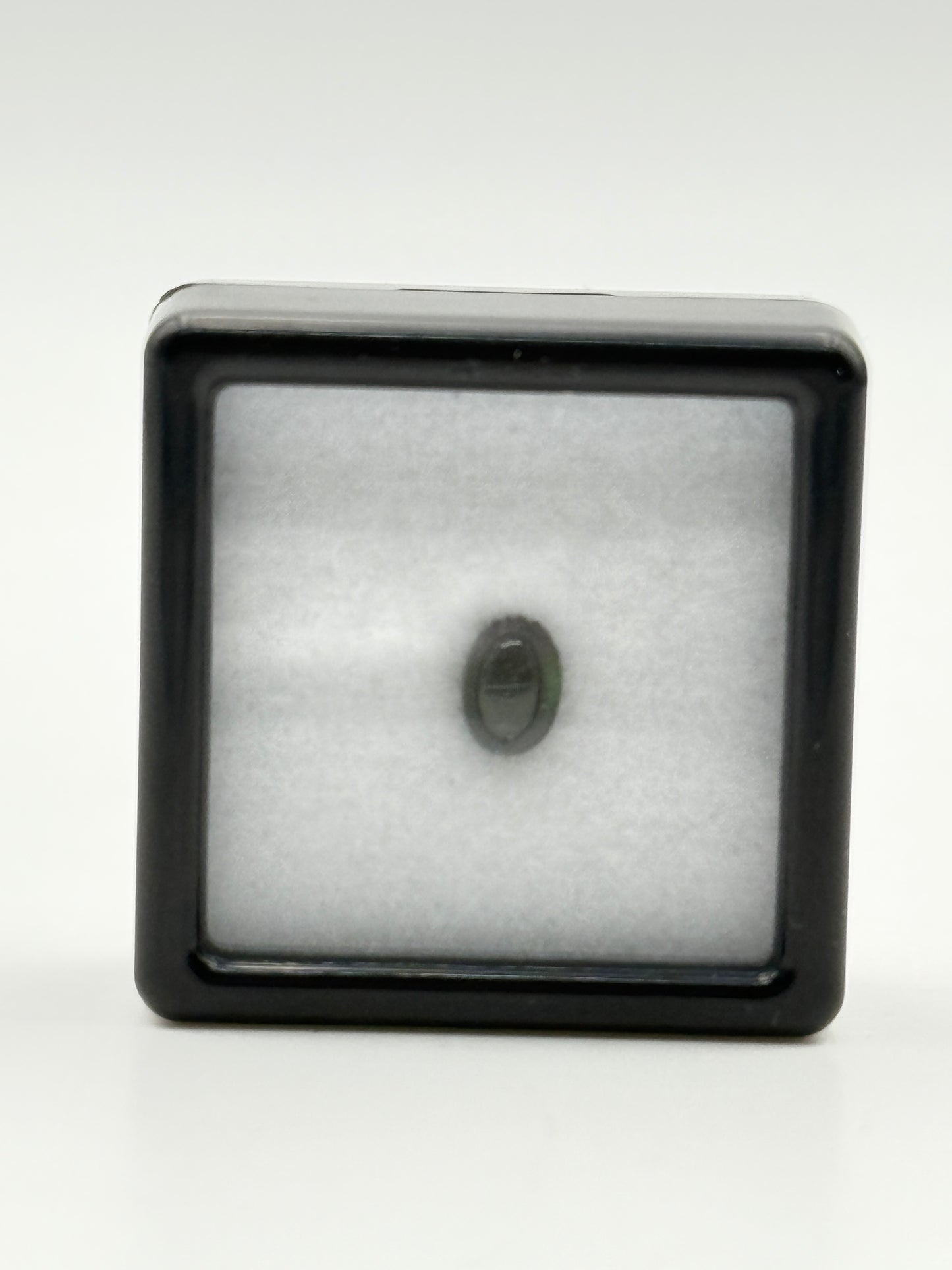 quarzo verde cabouchon 0.66ct natural naturale