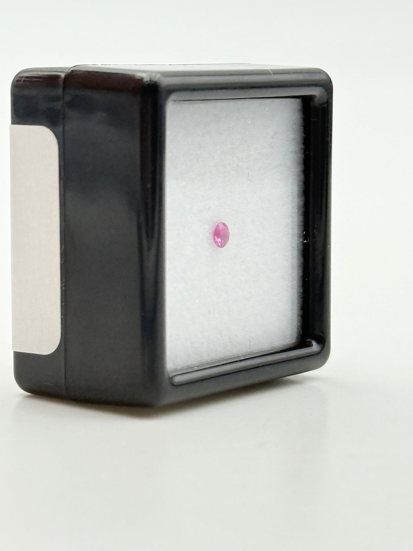 rubino taglio brillante 0.09ct natural naturale