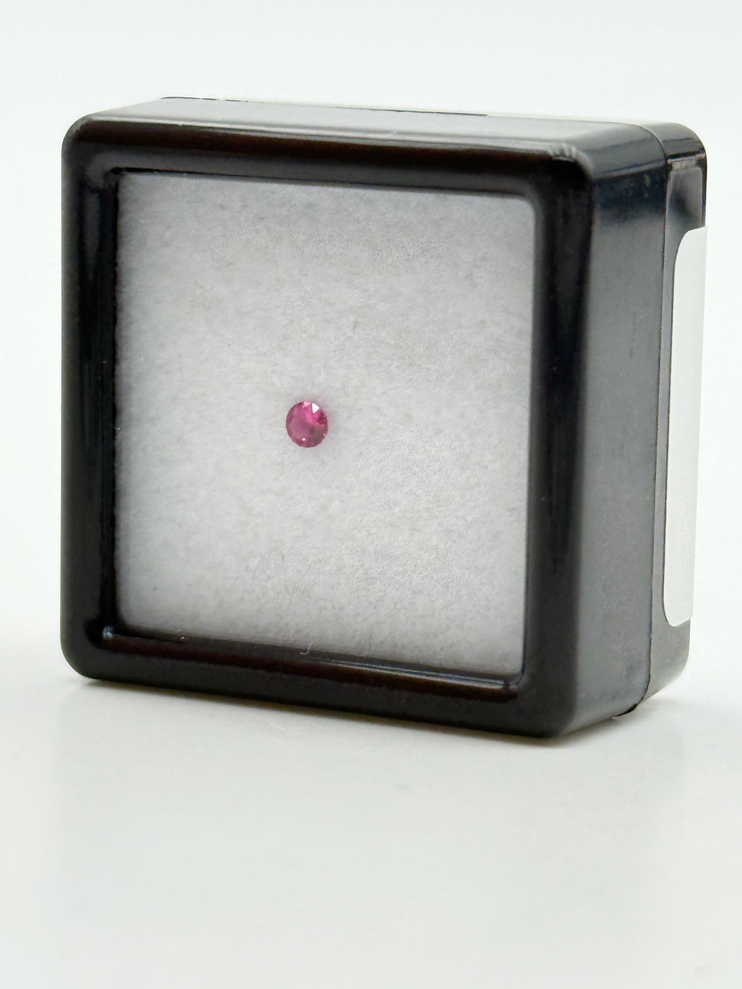 rubino taglio brillante 0.09ct natural naturale