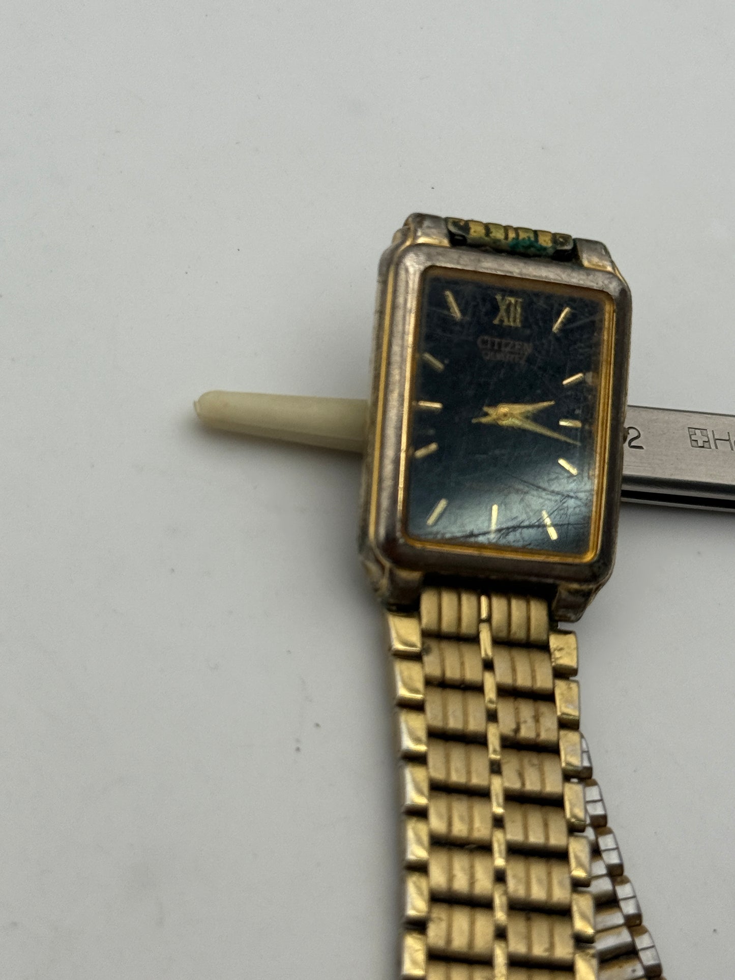 citizen quartz 1030 24x33mm