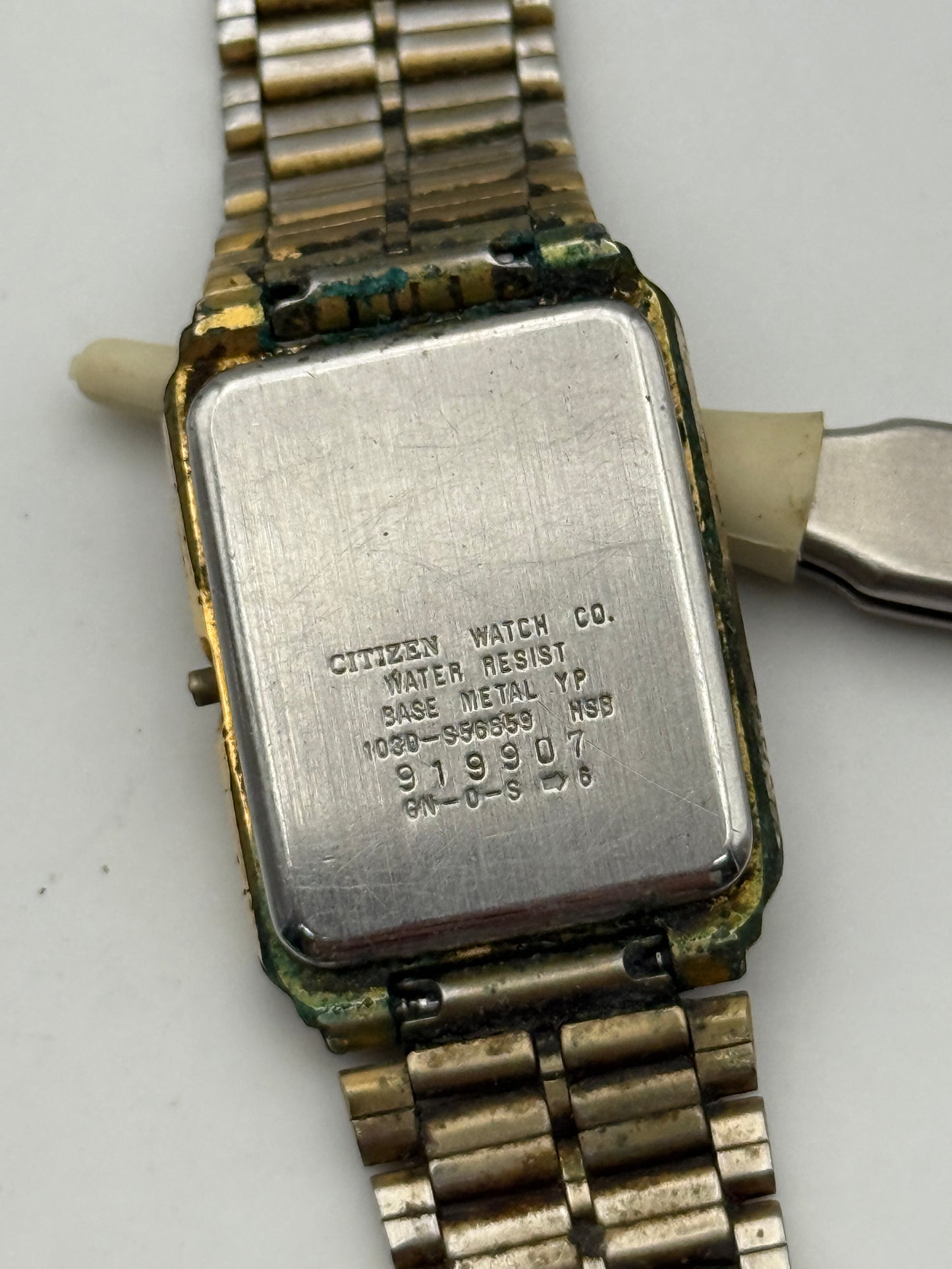 citizen quartz 1030 24x33mm