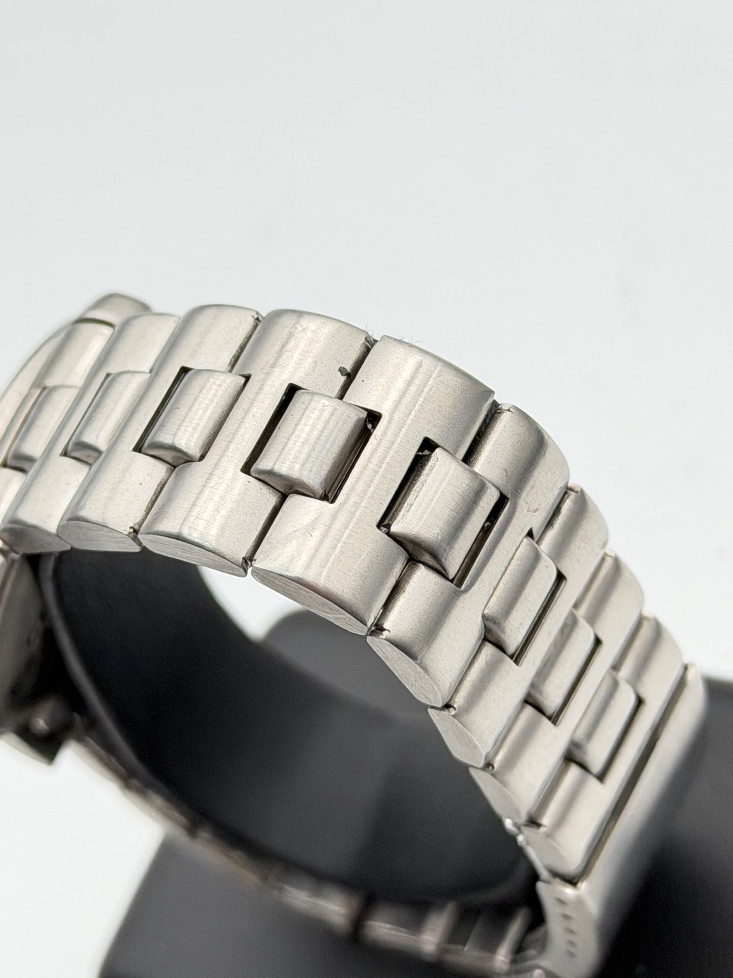 esprit quartz watch new nos 39mm