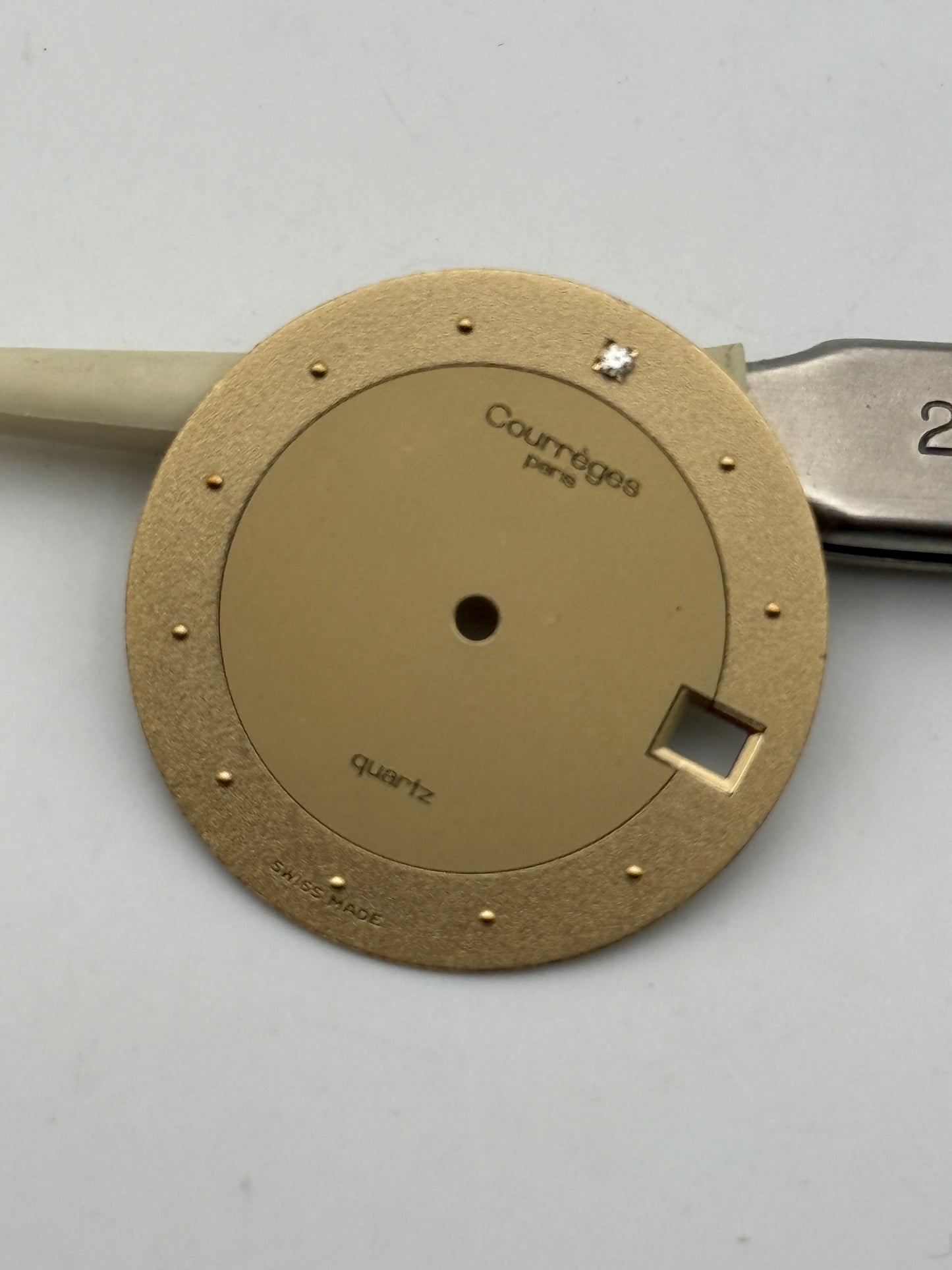 courreges paris quartz 27.5mm dial quadrante