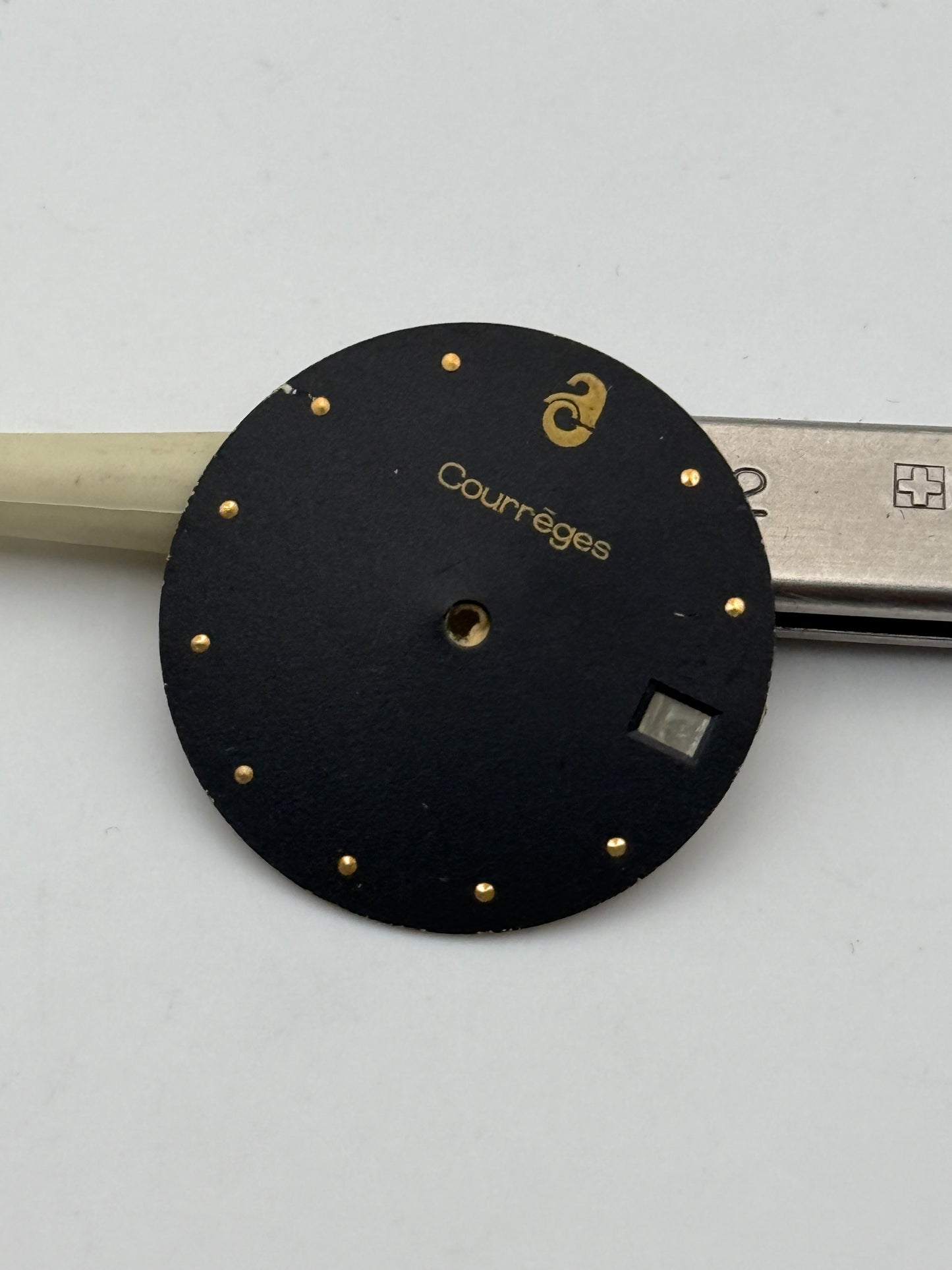 courreges paris 25.2mm dial quadrante