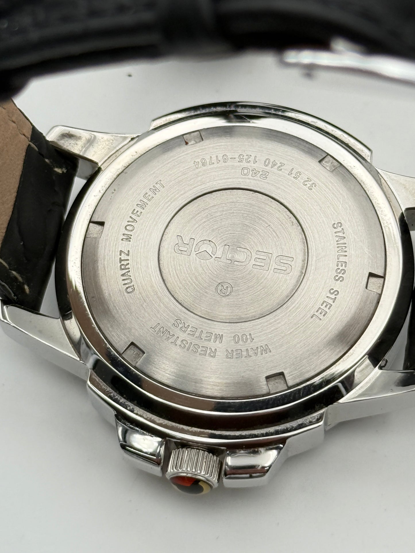Sector 100 meters 240 3251240125-61764 43mm quartz