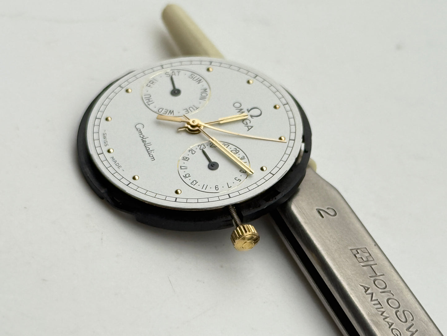 omega constellation eta 255.471 quart calendar movement movimento