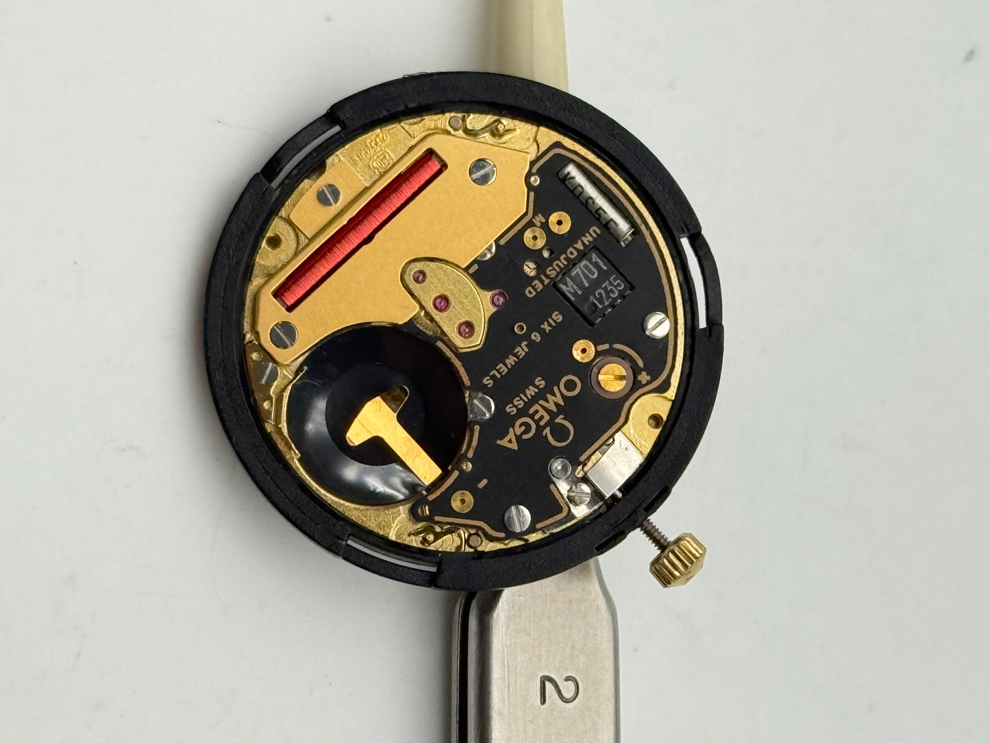 omega constellation eta 255.471 quart calendar movement movimento