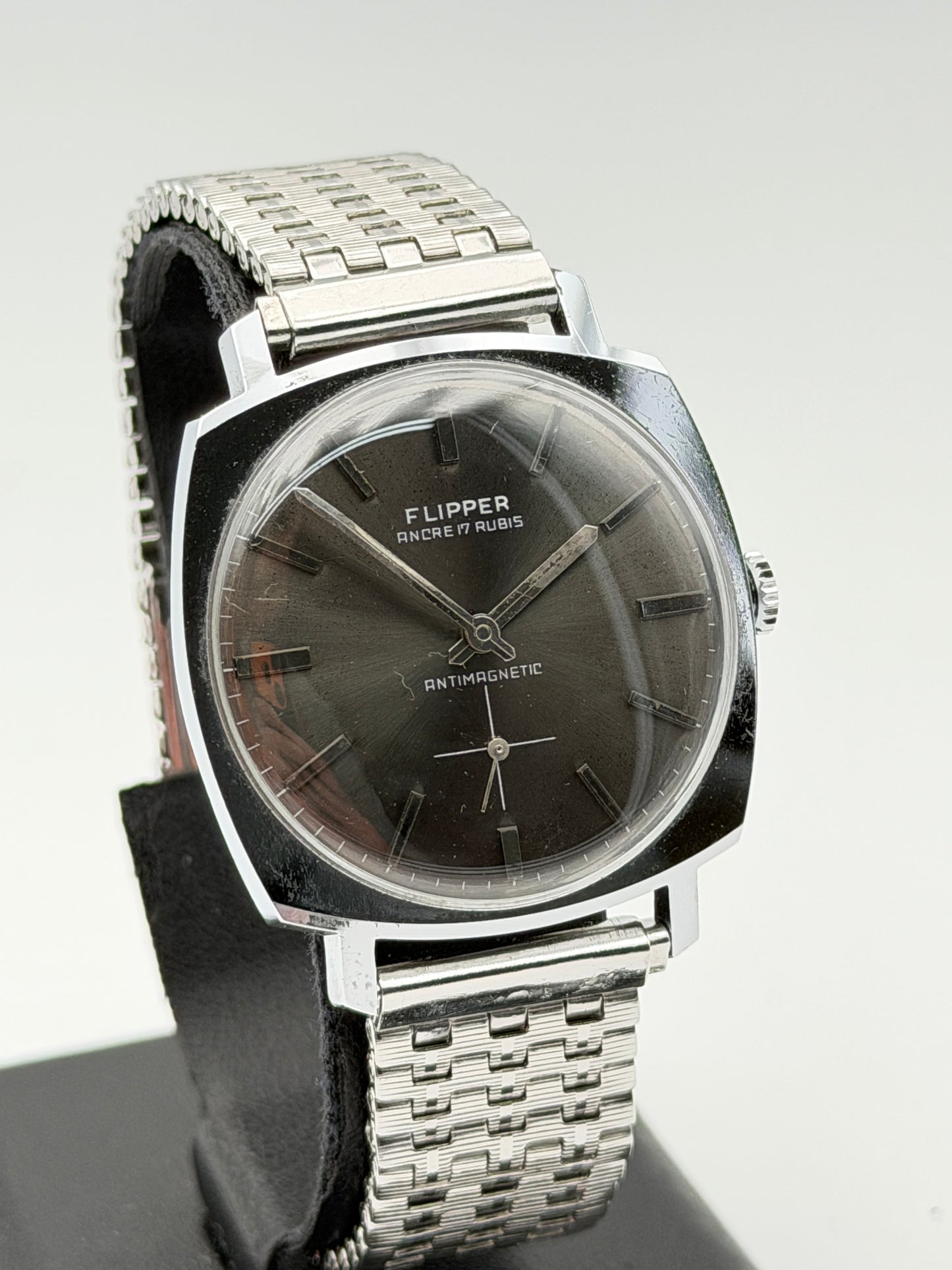 flipper vintage watch nos 34mm new old stock swiss made