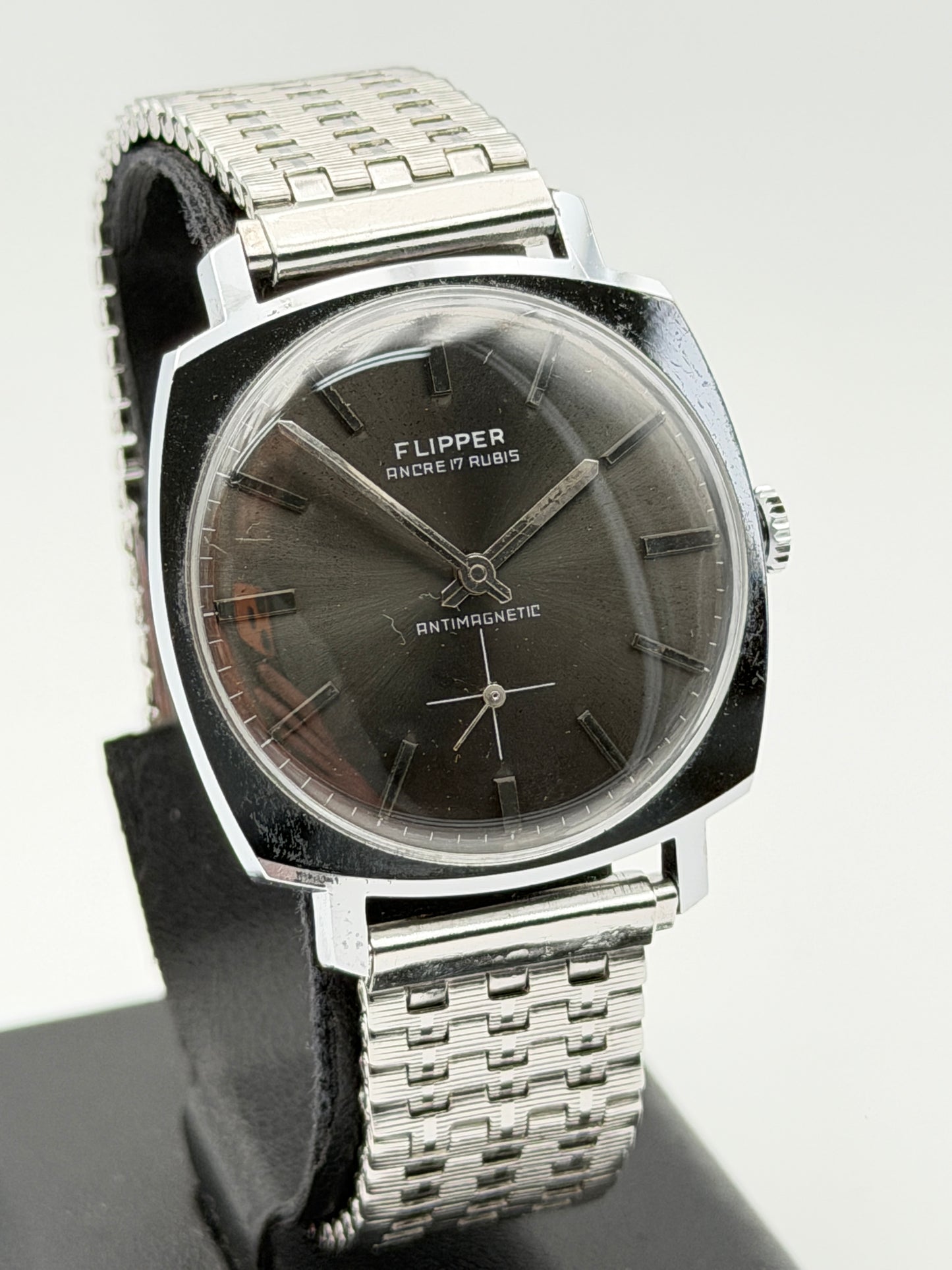 flipper vintage watch nos 34mm new old stock swiss made