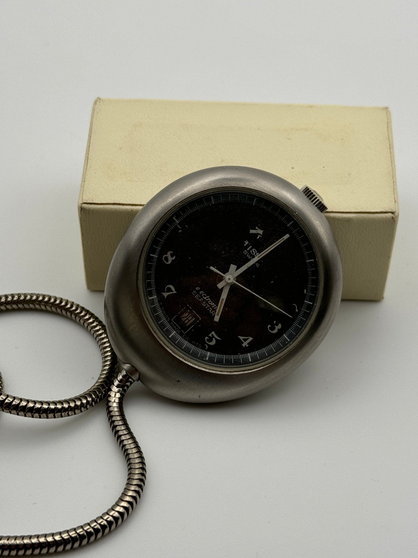 tissot seastar electronic esa 40mm