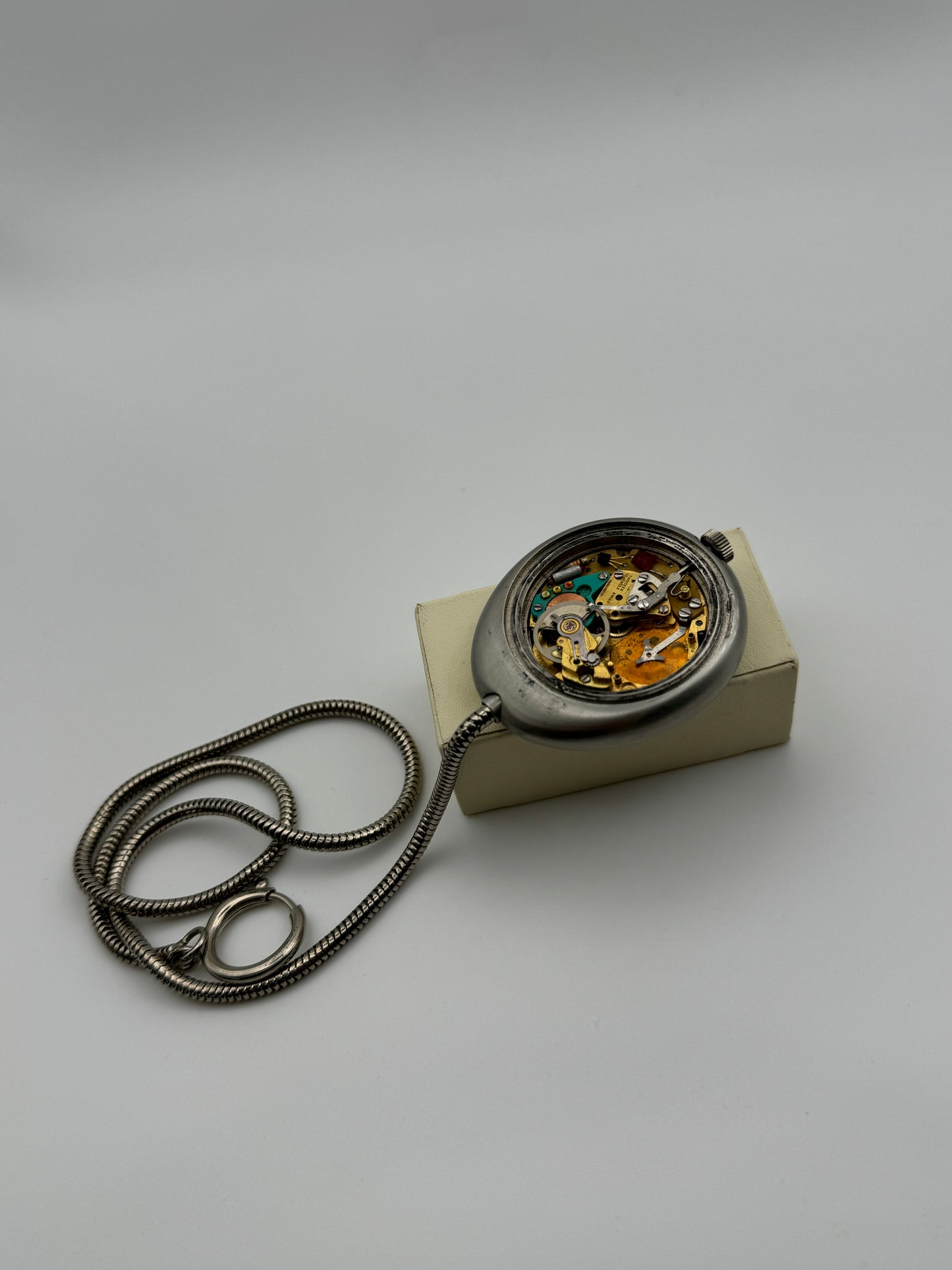 tissot seastar electronic esa 40mm