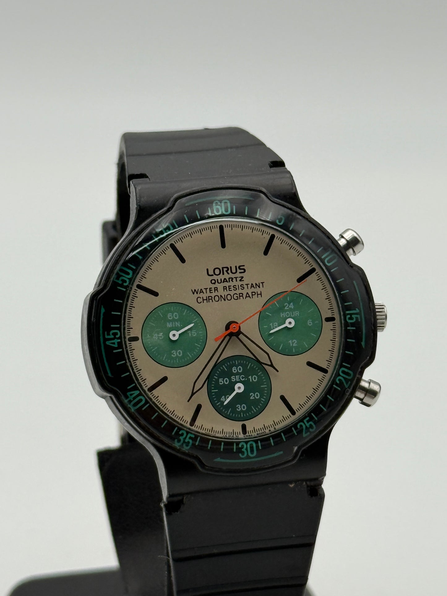 lorus quartz chrono vintage soccer v654-3000 37mm