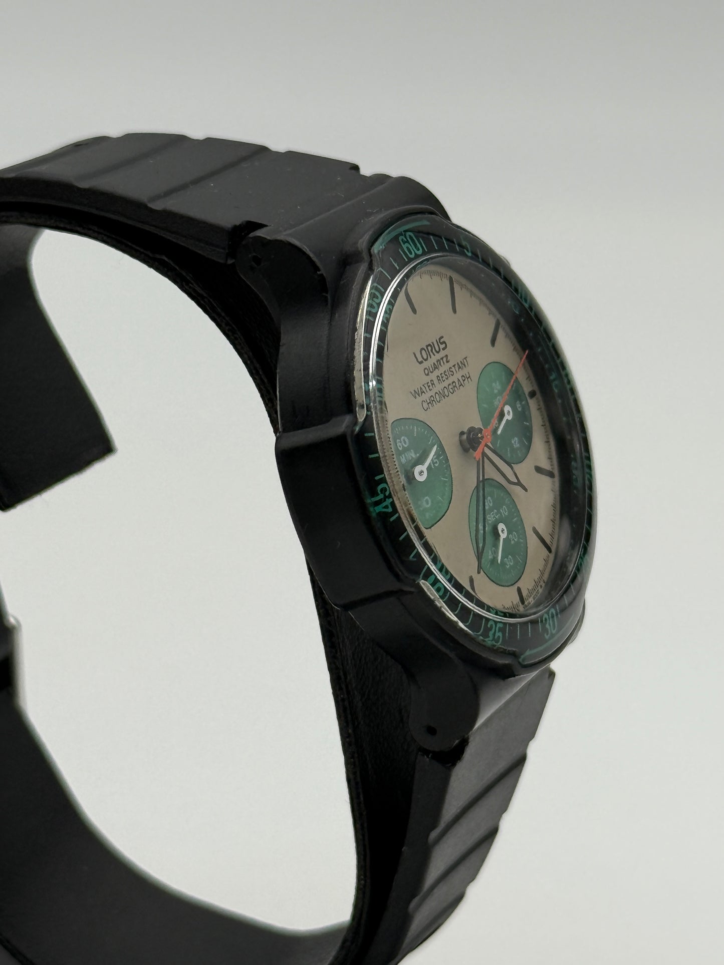 lorus quartz chrono vintage soccer v654-3000 37mm
