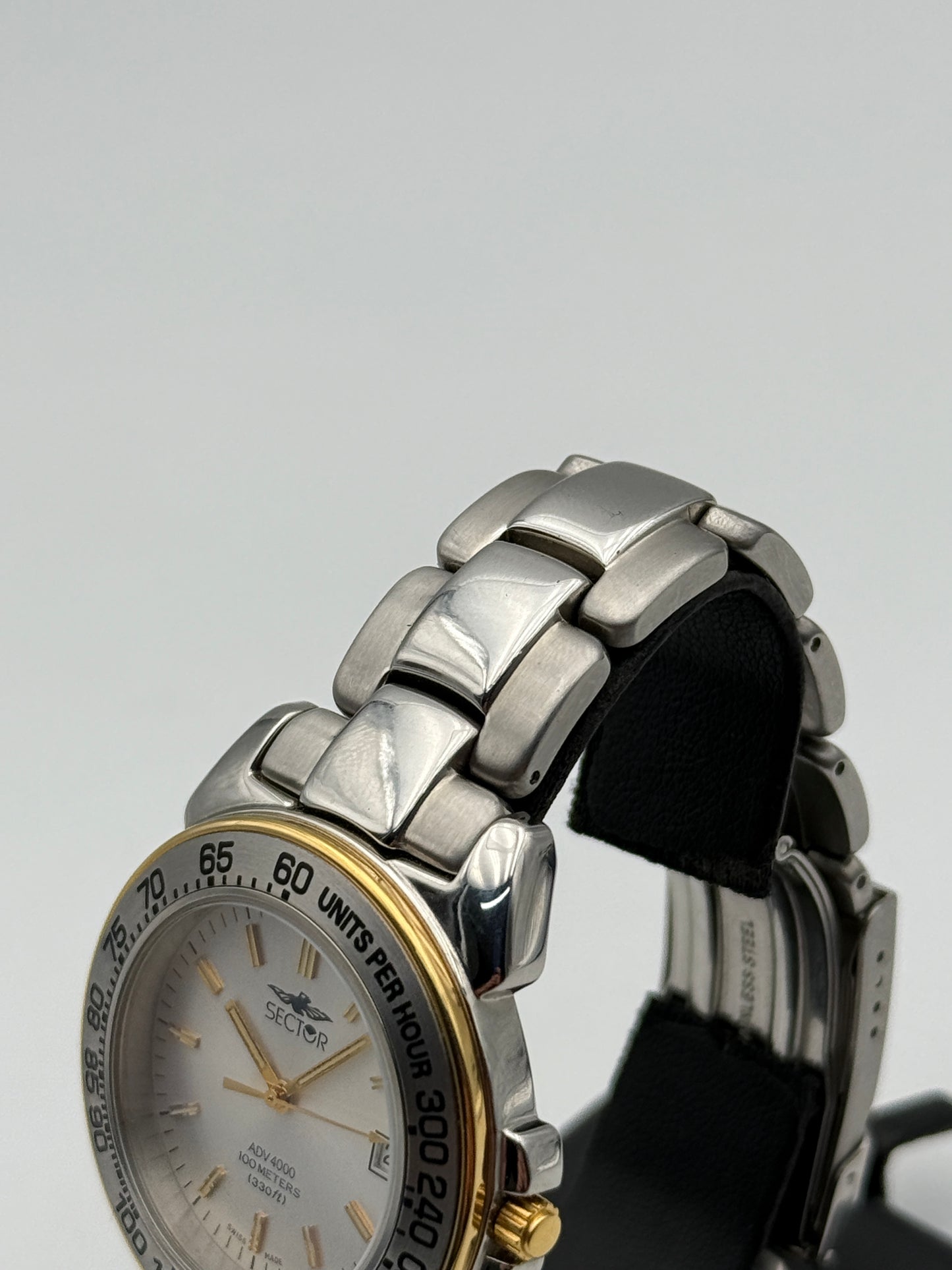 sector adv 4000 100 meters swiss made 38mm 1851300017