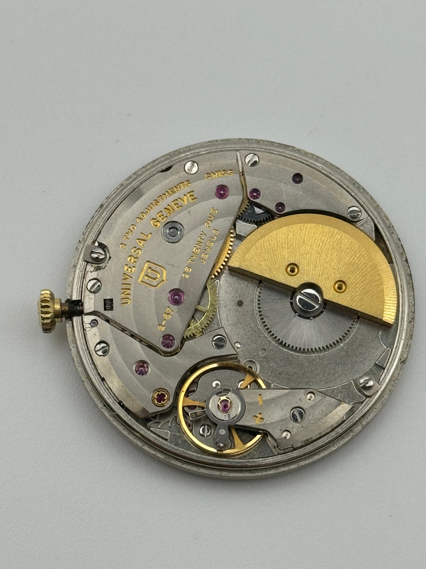 Universal Genève golden shadow date automatic microrotor 2-67 movement movimento
