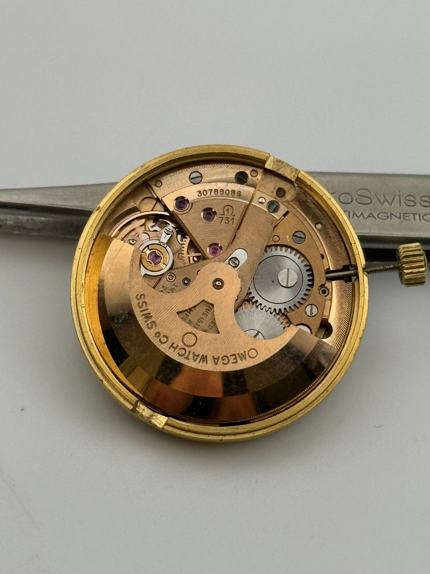Omega 751 automatic officially certified cosc sparkle dial day date ref.168.90.034 movement movimento