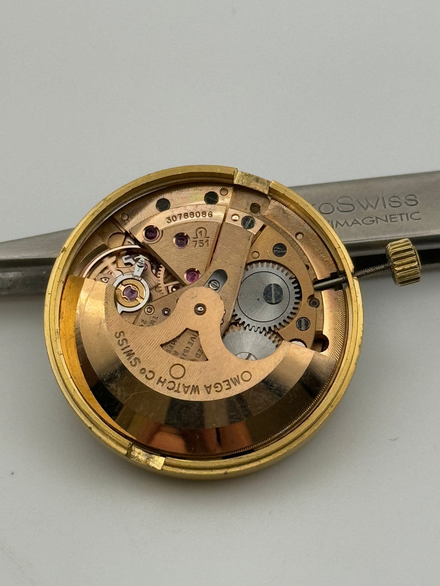 Omega 751 automatic officially certified cosc sparkle dial day date ref.168.90.034 movement movimento