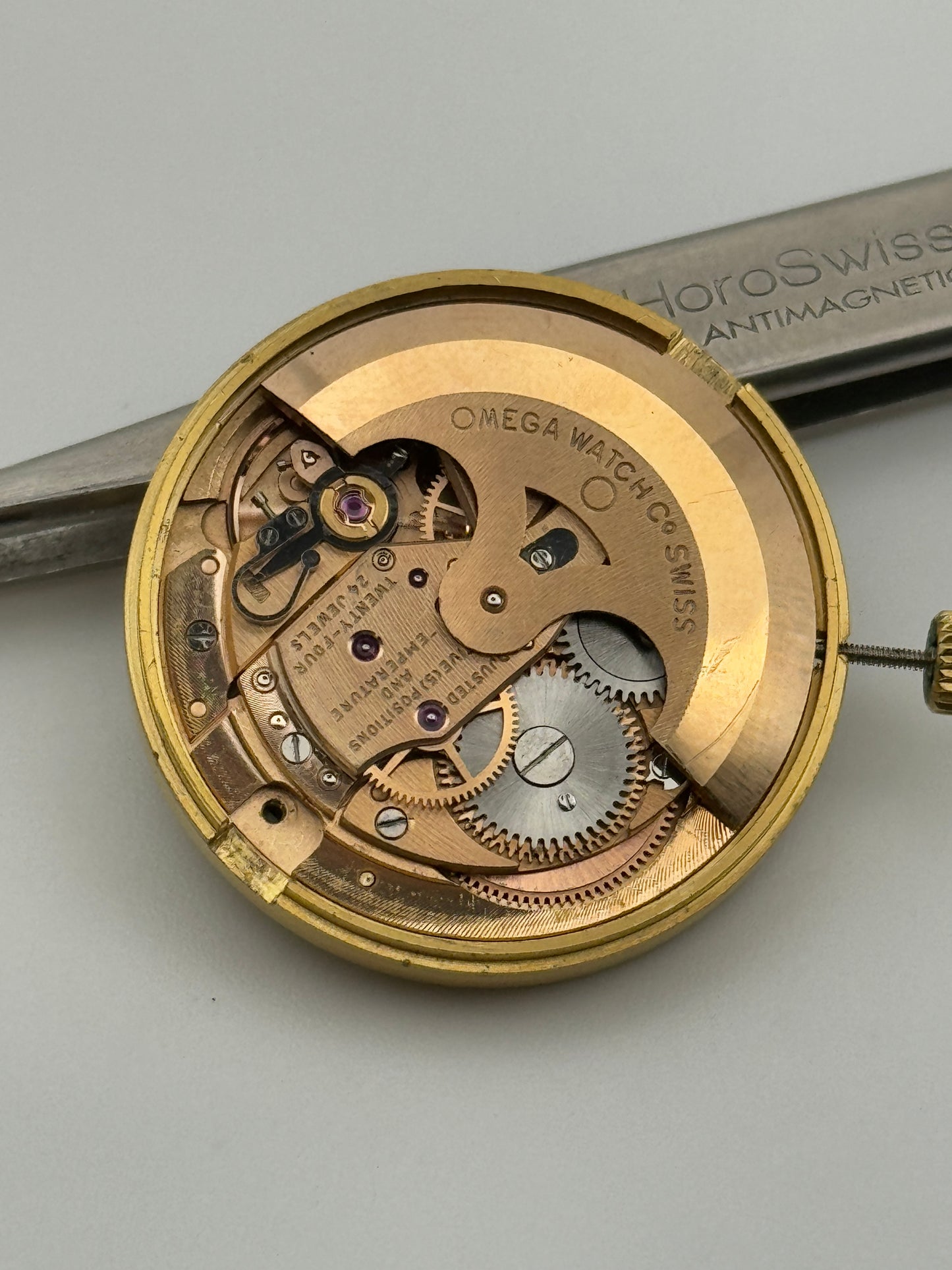 Omega 751 automatic officially certified cosc sparkle dial day date ref.168.90.034 movement movimento