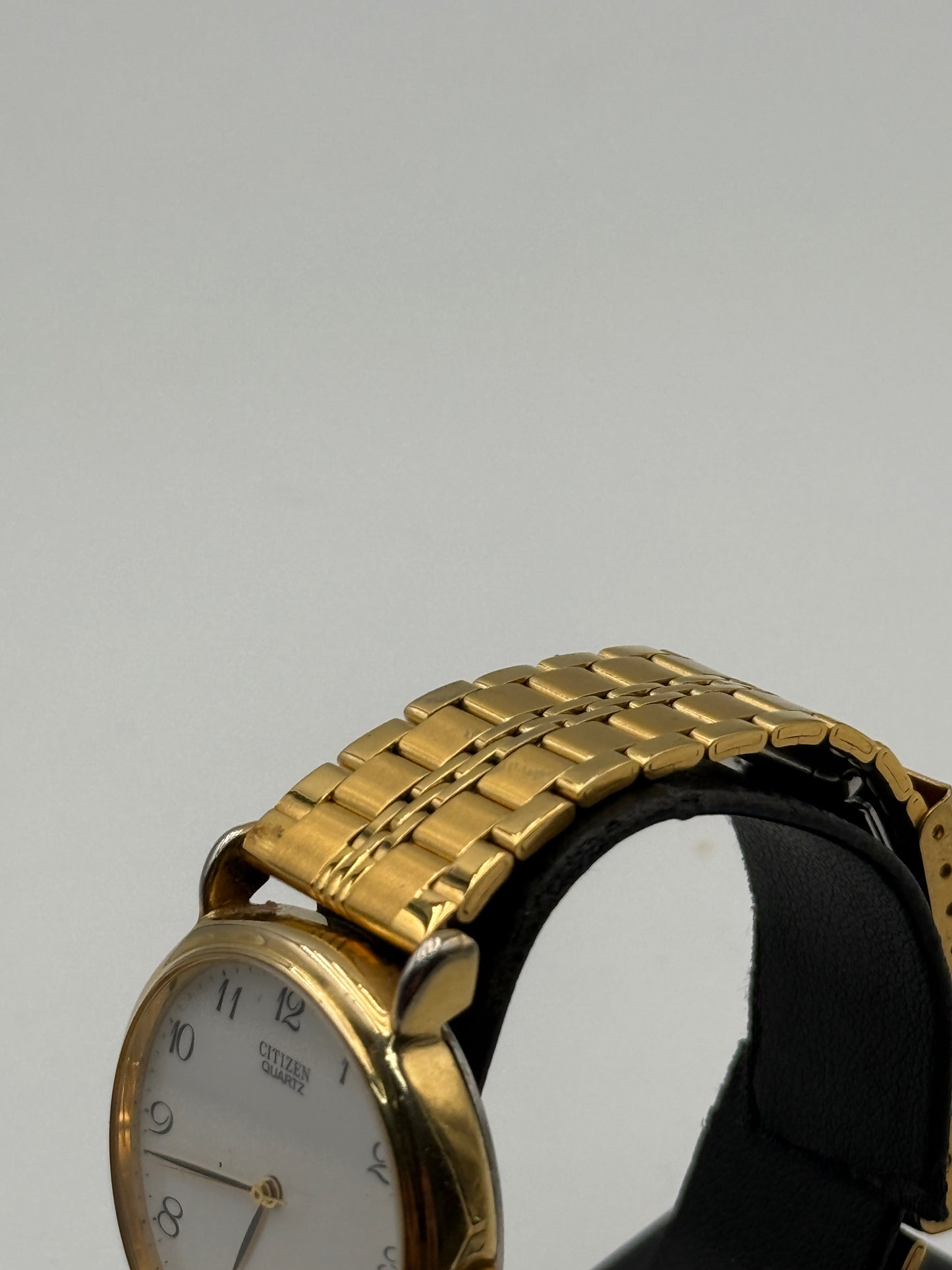 citizen quartz 6110-845790 33mm