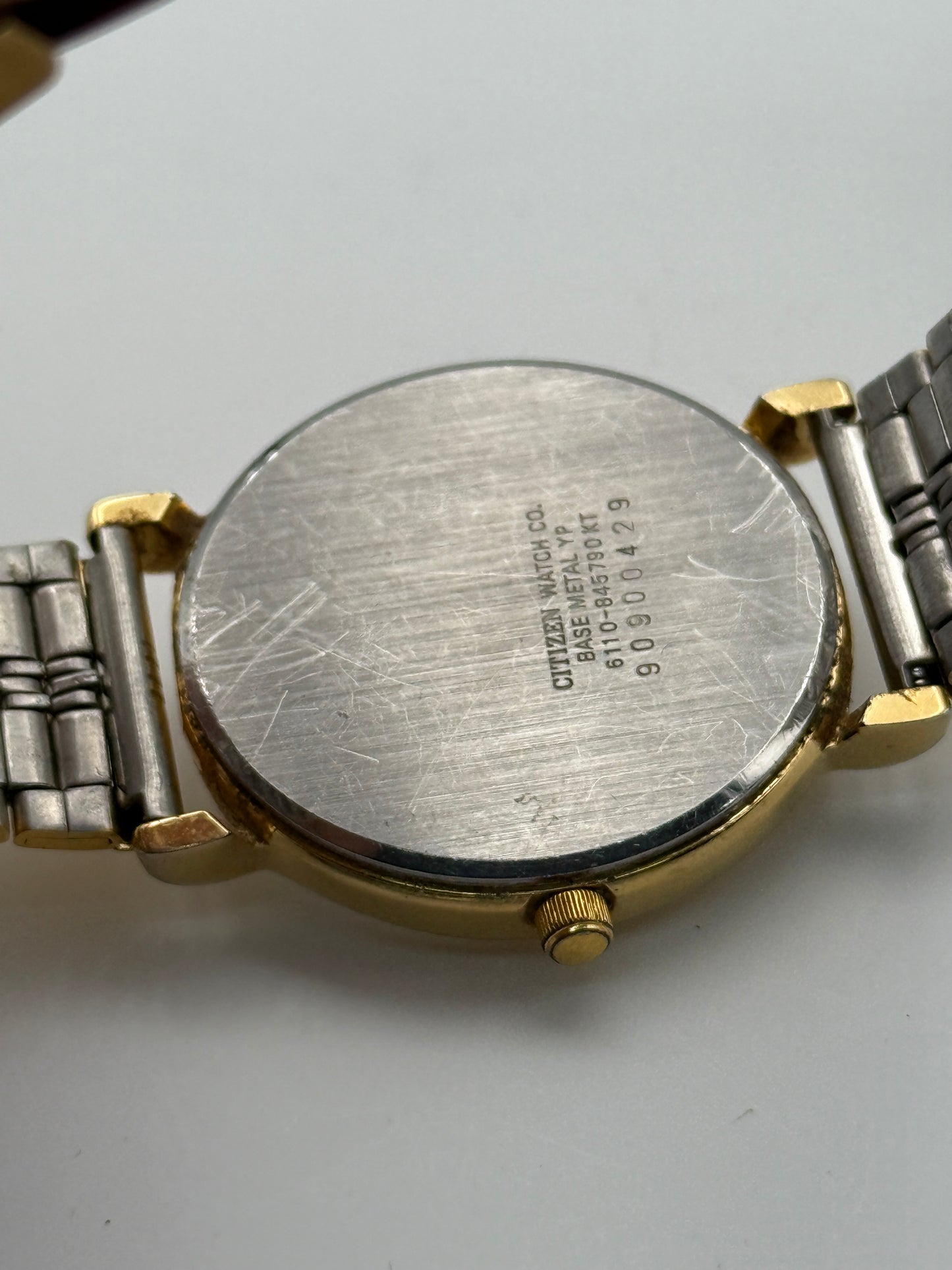 citizen quartz 6110-845790 33mm