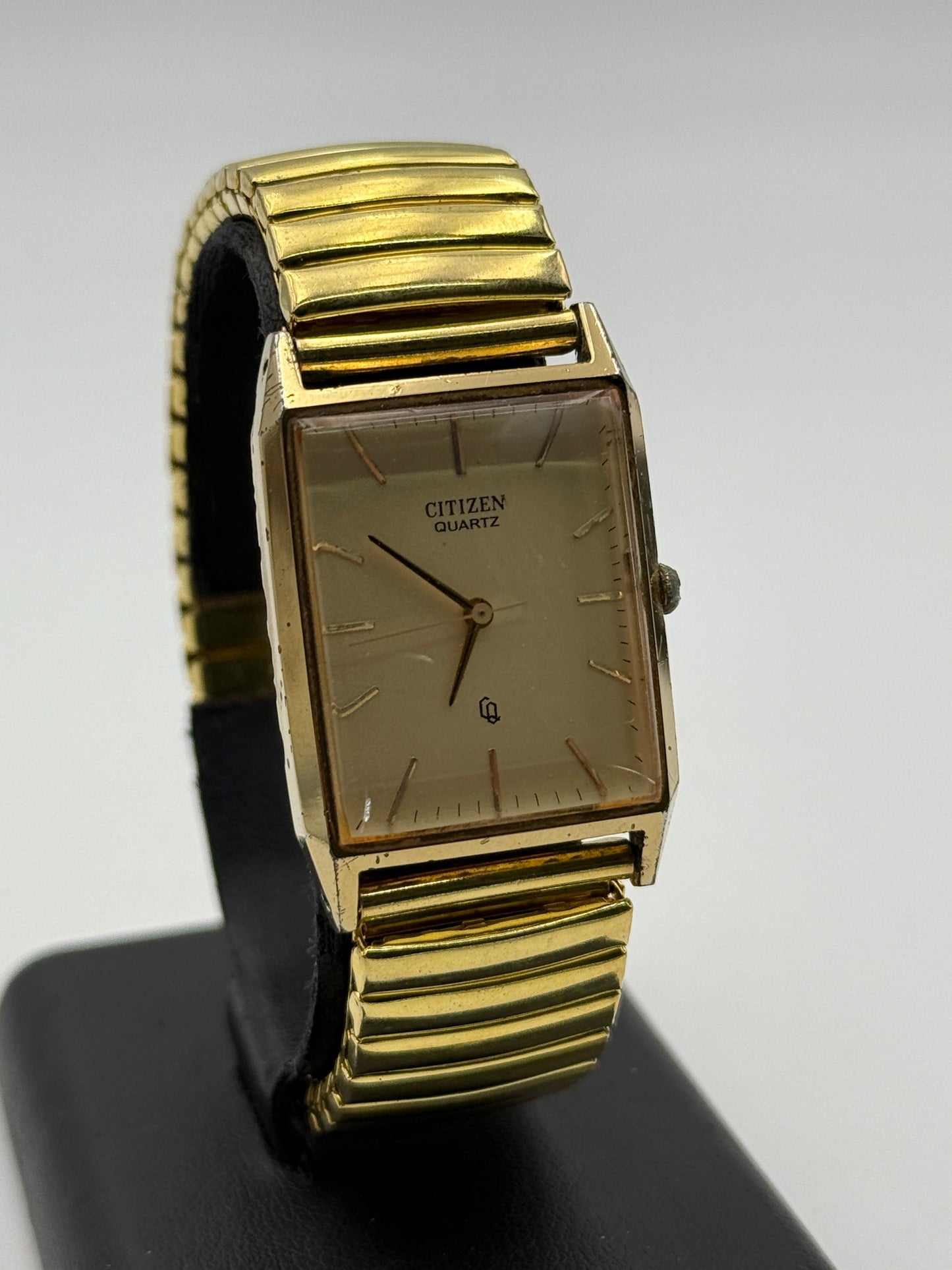 citizen quartz cq 2030-204795