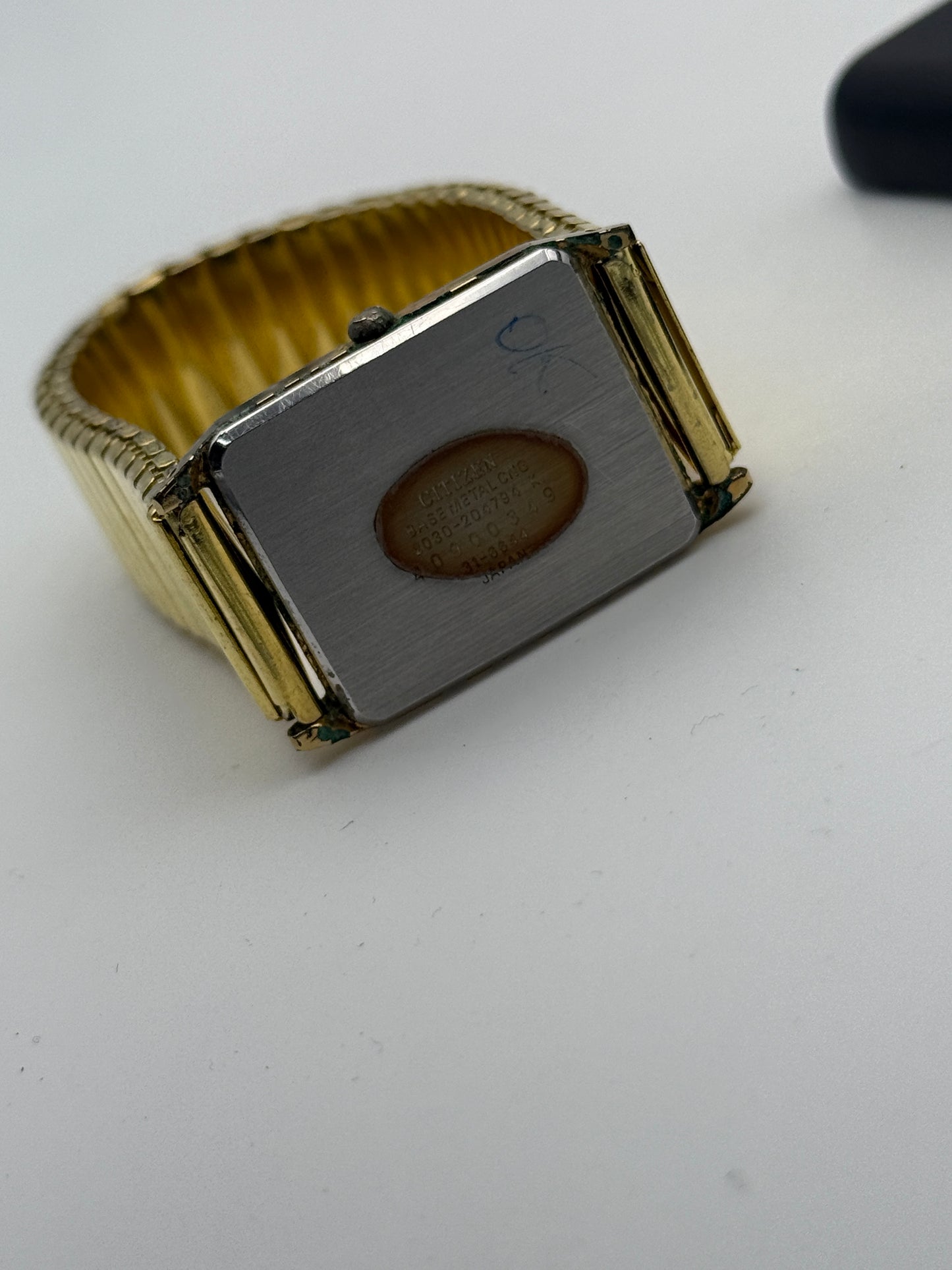 citizen quartz cq 2030-204795