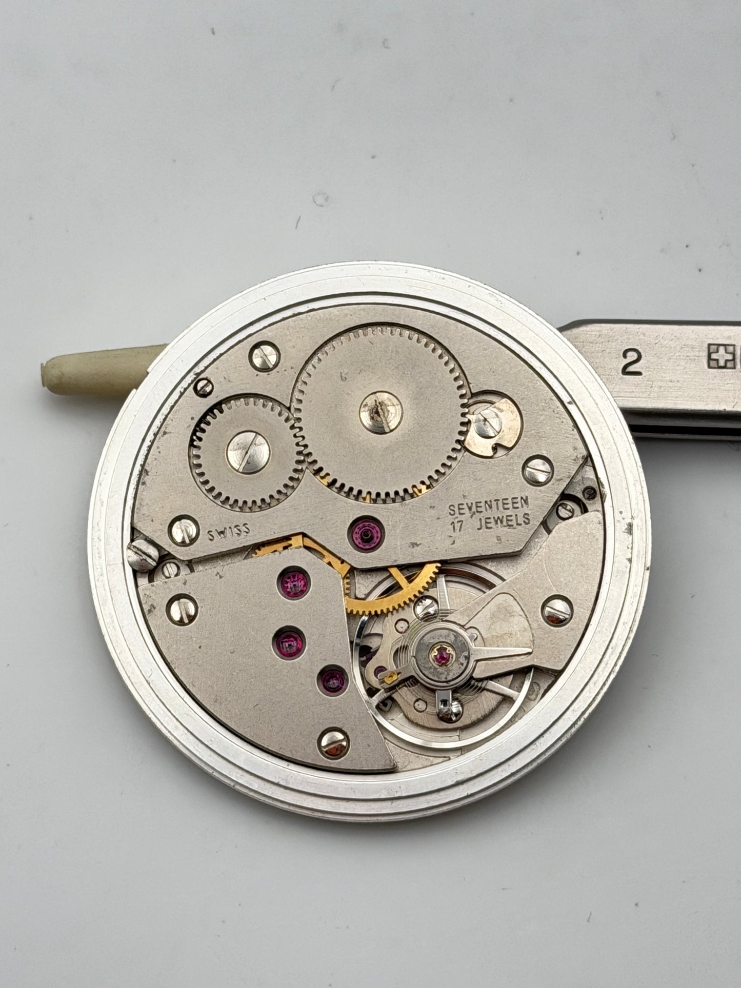 ut 6497 movement movimento unitas