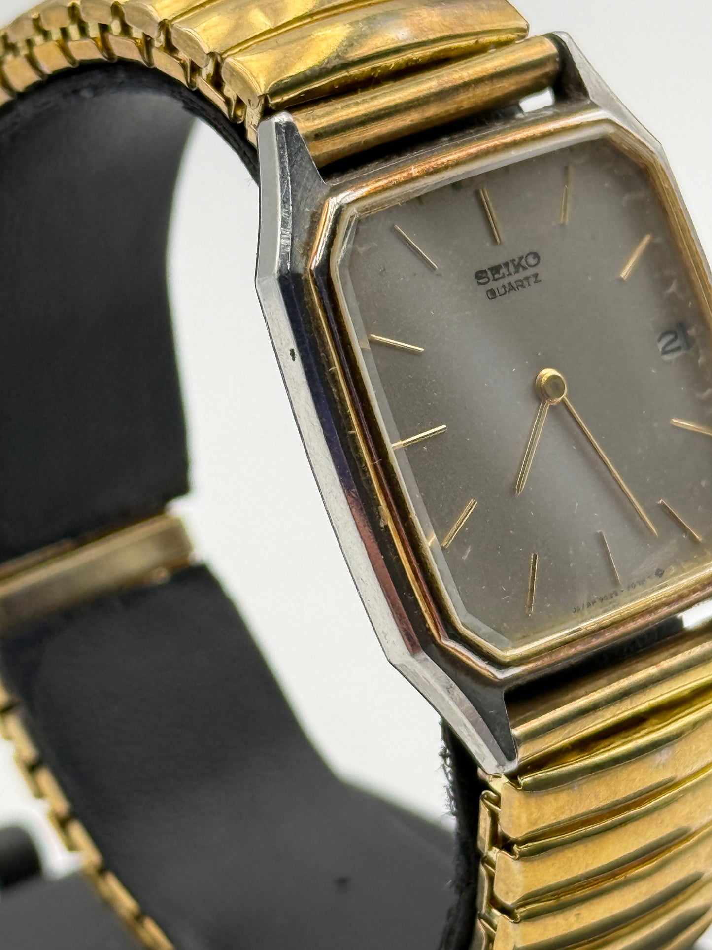 seiko quartz 9029-5040 28mm