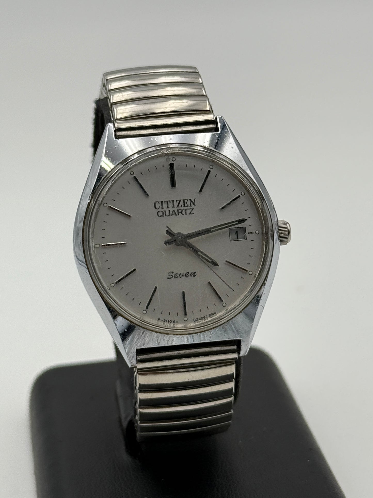 citizen quartz seven 2110-843945 32mm