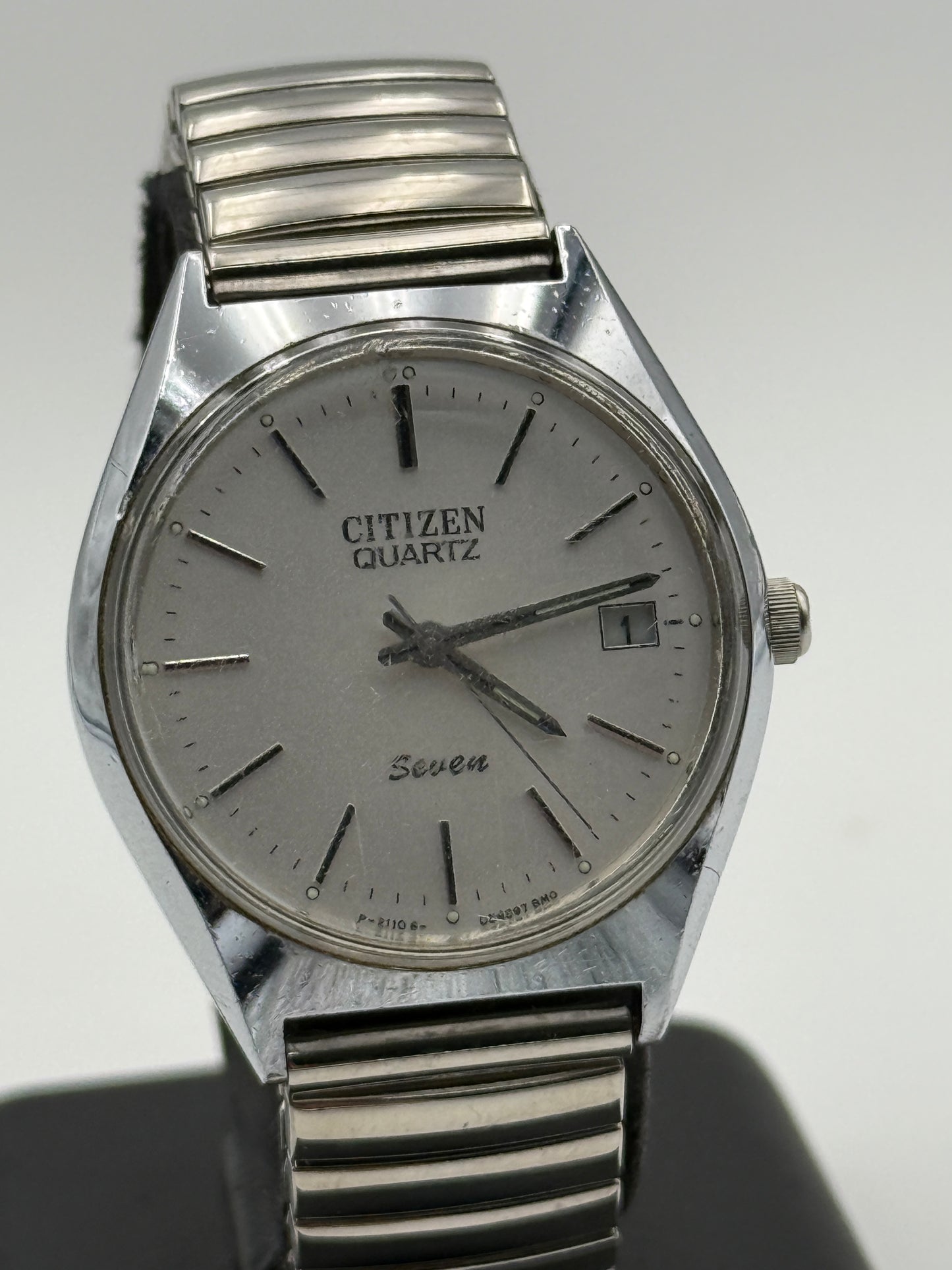 citizen quartz seven 2110-843945 32mm