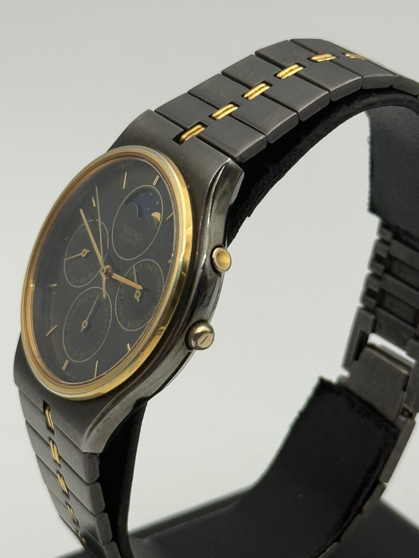 seiko quartz calendar 7f39-8020 35mm moonphase vintage