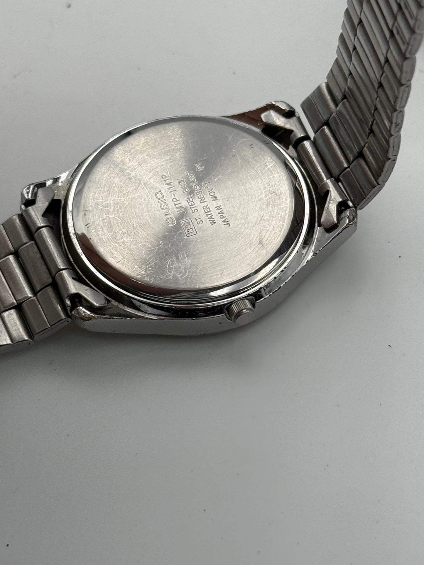 Casio Quartz mtp-1141p 37mm
