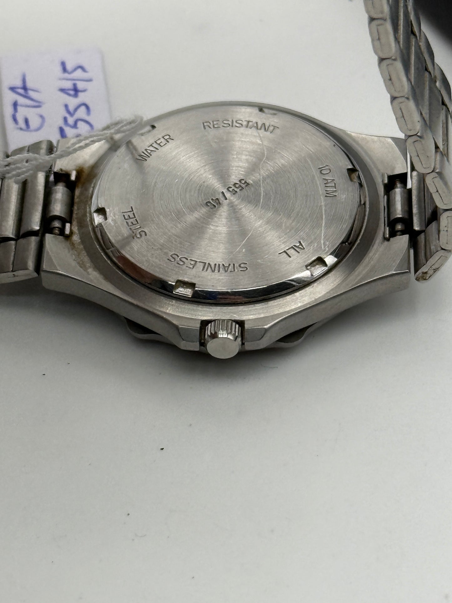 Mundial Quartz swiss 33mm watch