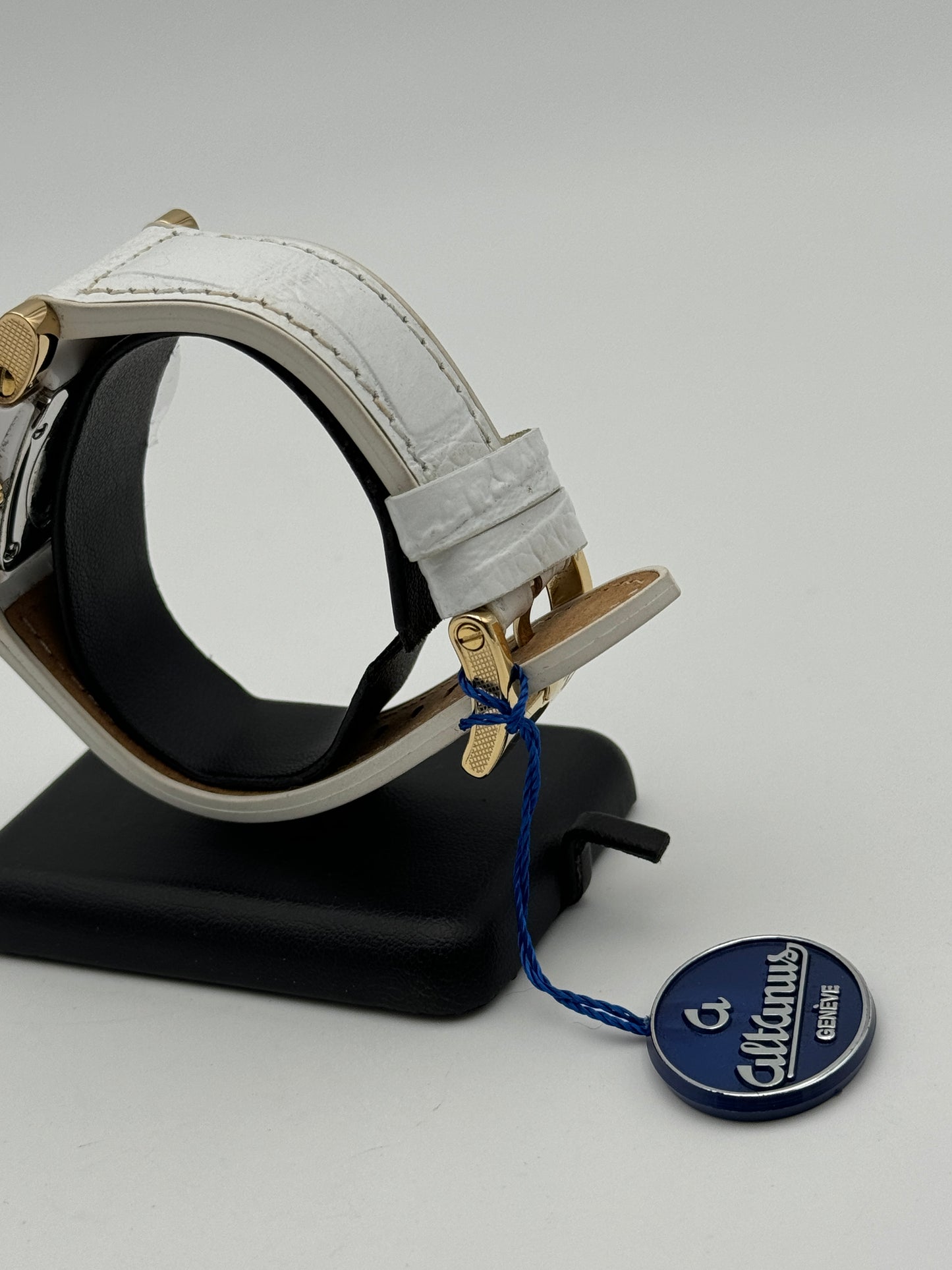 altanus square x16101 swiss made