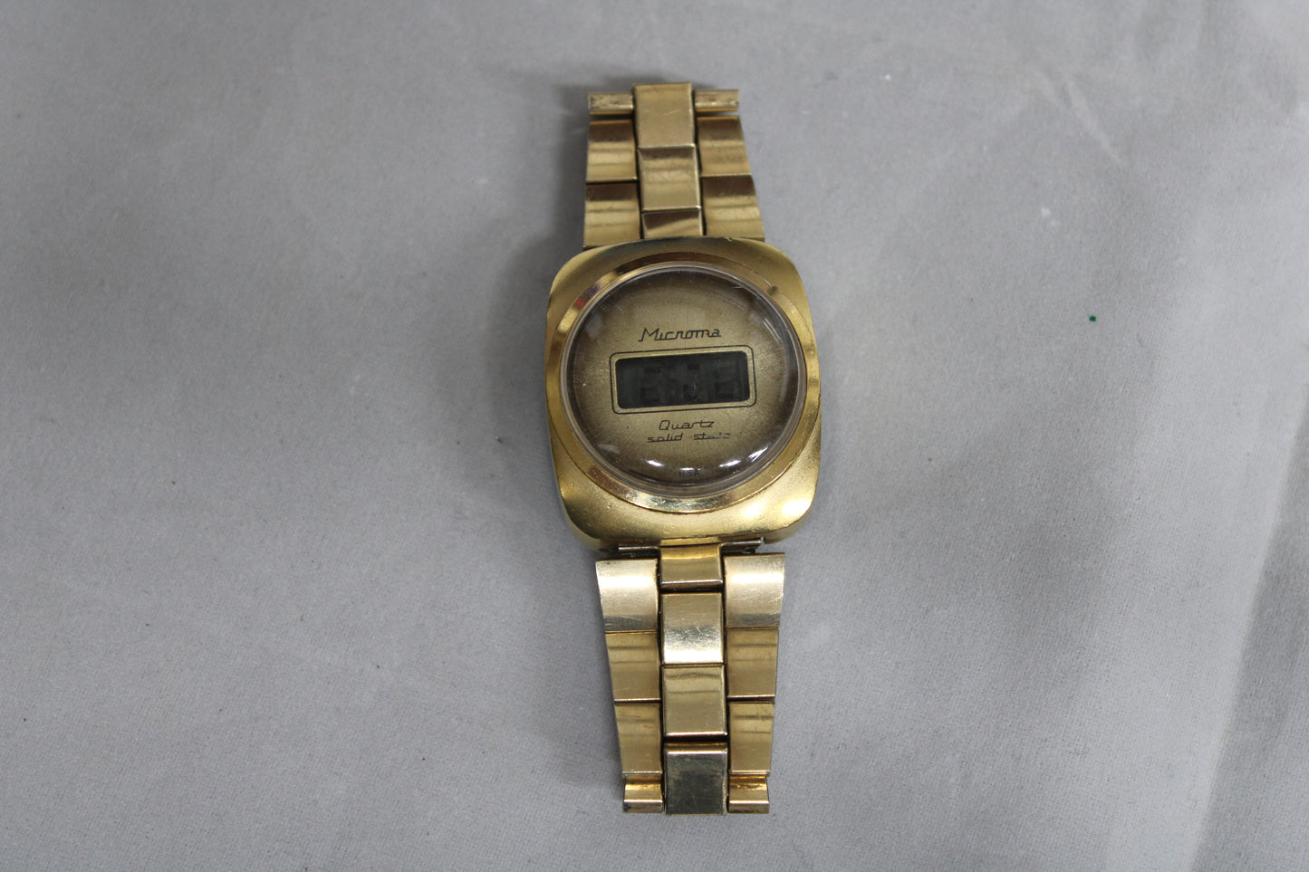 microma quartz solid state 34mm watch