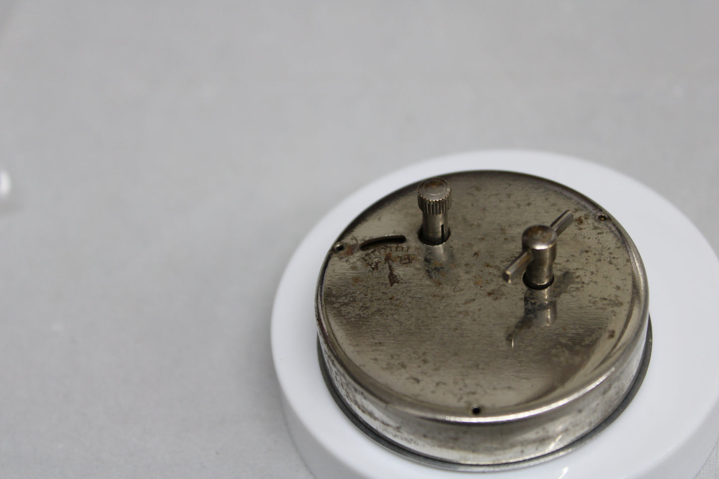 Chronographe Suisse Cie table clock movement movimento