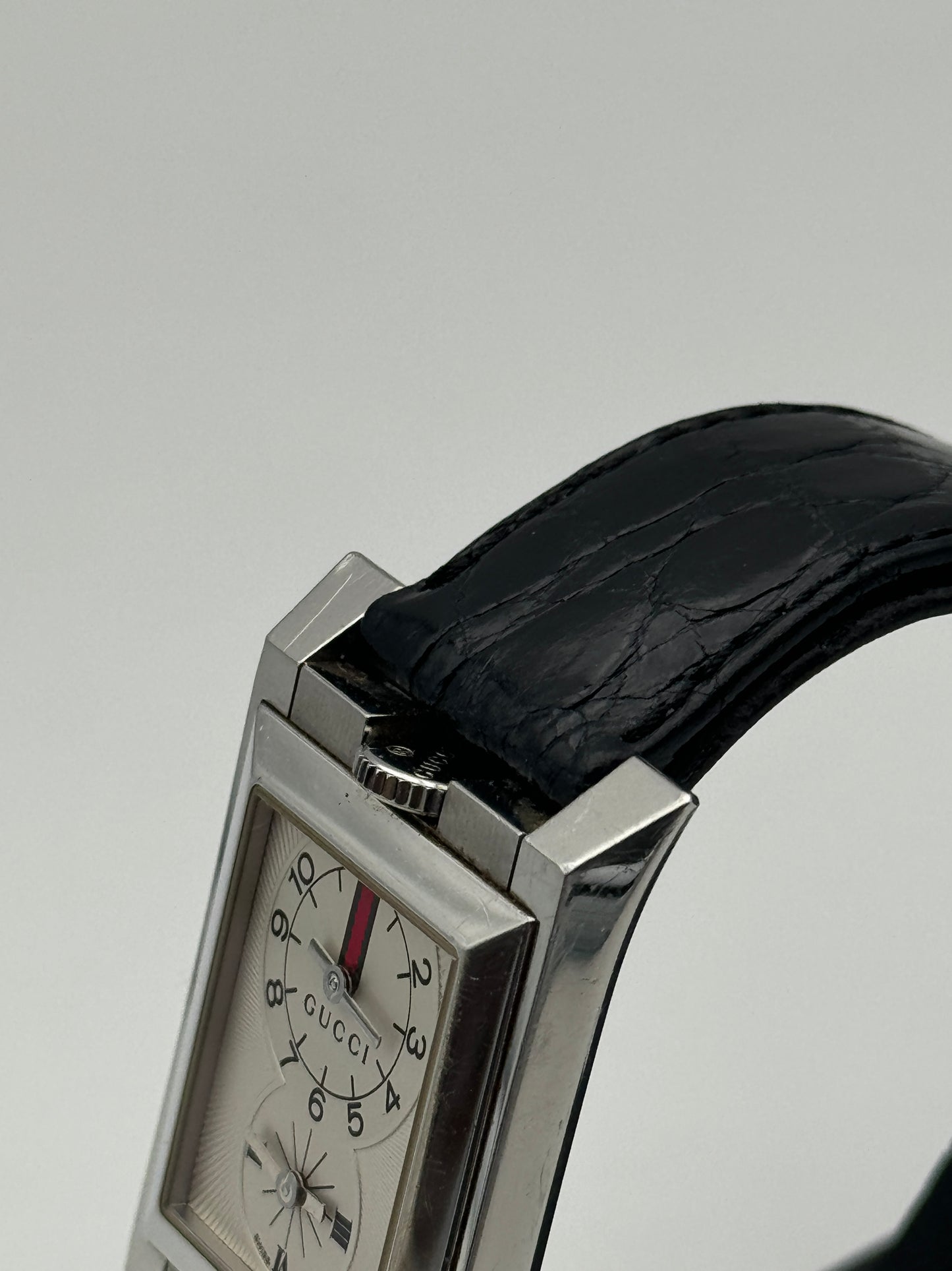 gucci dual time gmt 111 dual swiss made watch