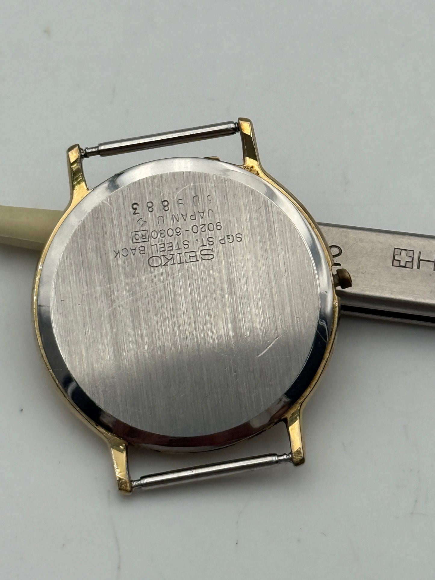 seiko quartz 9020-6030 32mm