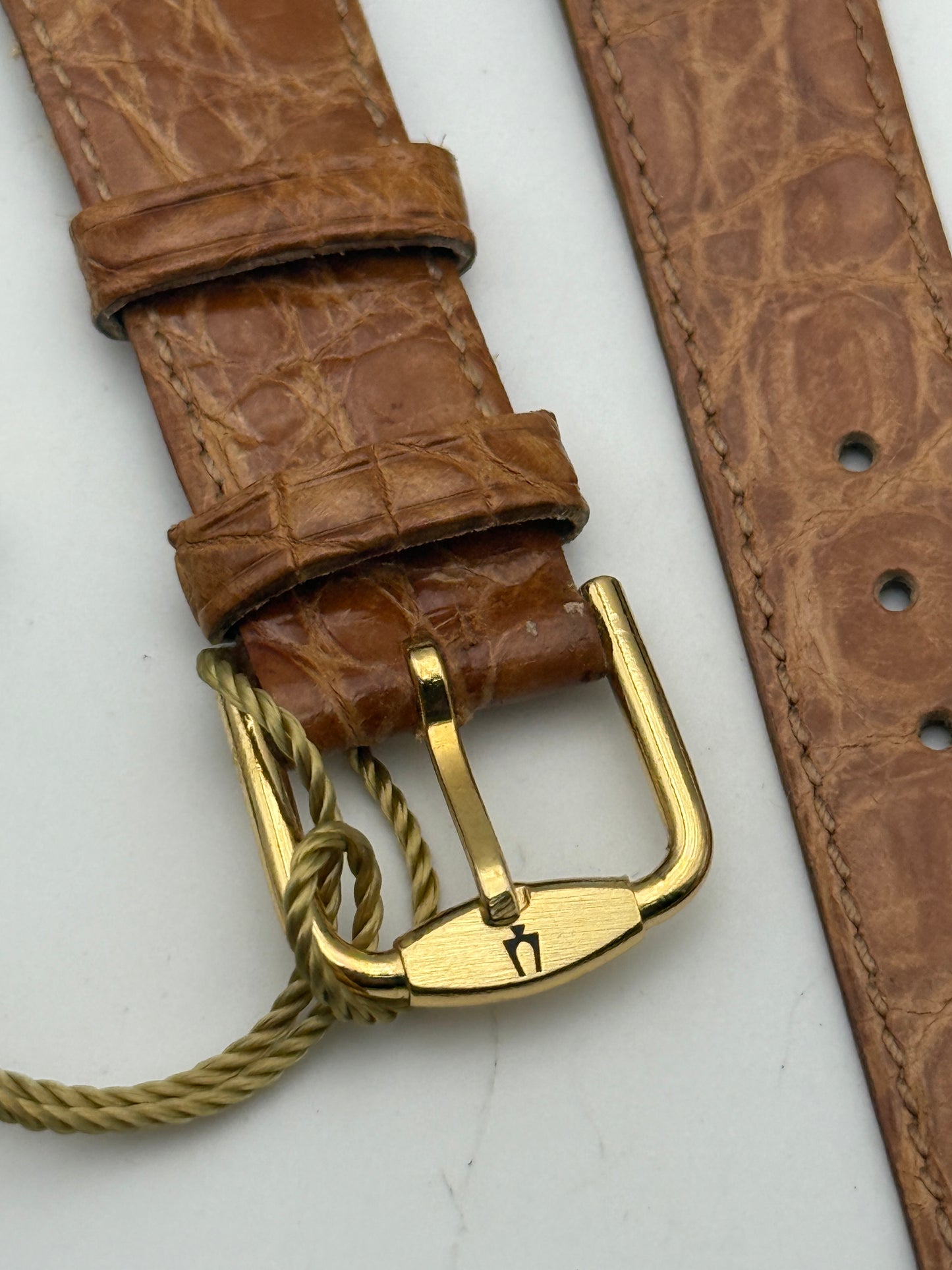bulova 16mm cinturino strap with buckle and tag