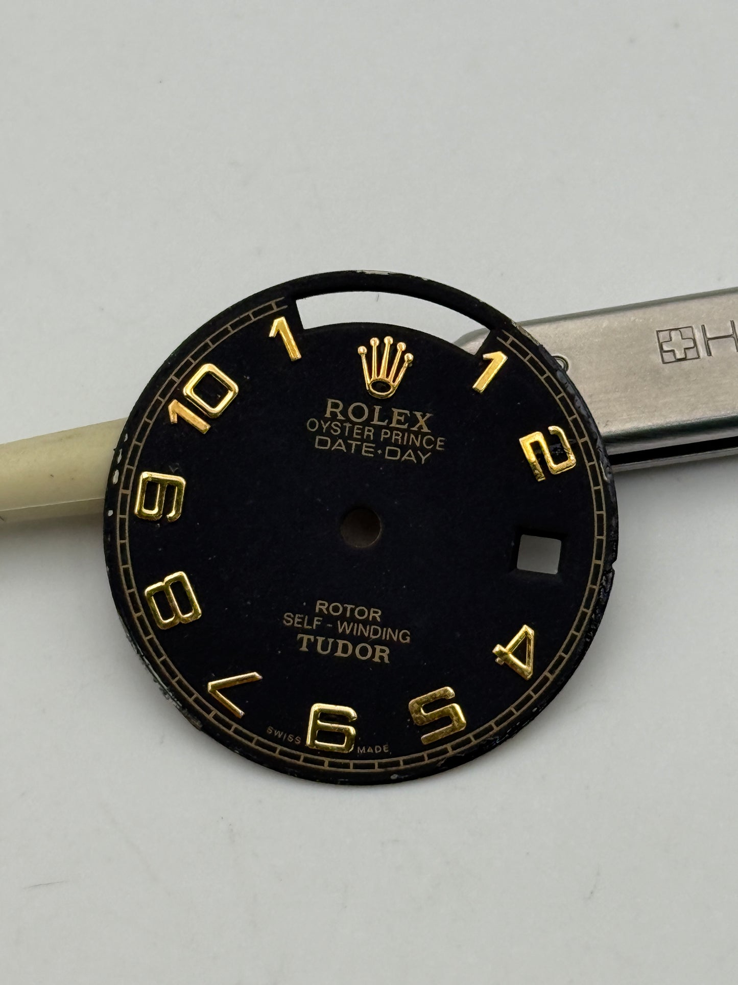 tudor day date rolex 28.4mm dial quadrante black