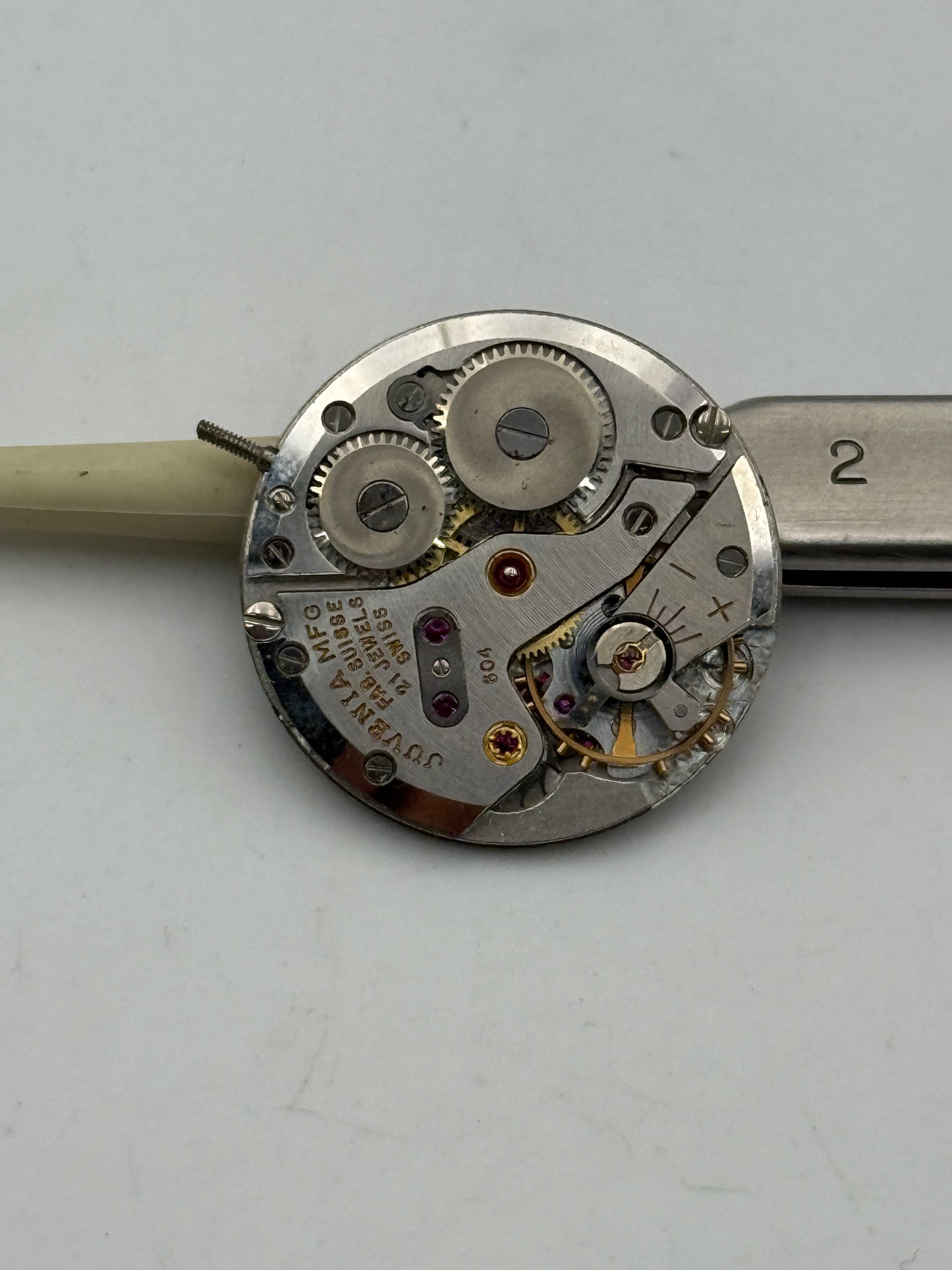 juvenia mfg 604 movement movimento
