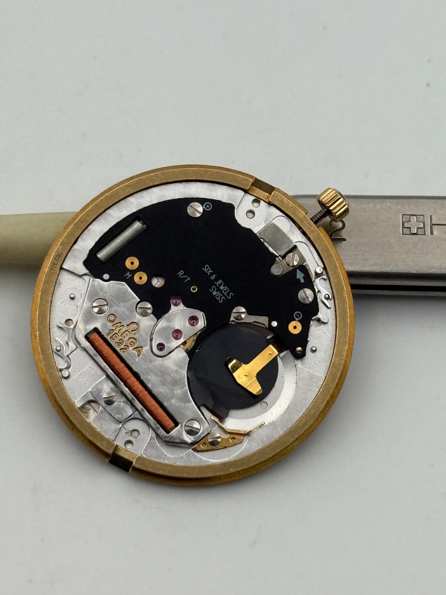 omega de ville seamaster 1532 quartz movement movimento