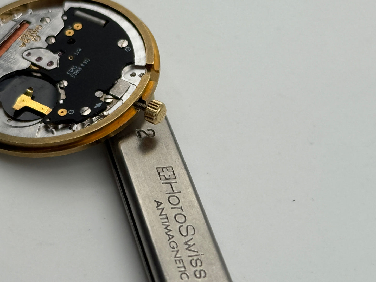 omega de ville seamaster 1532 quartz movement movimento